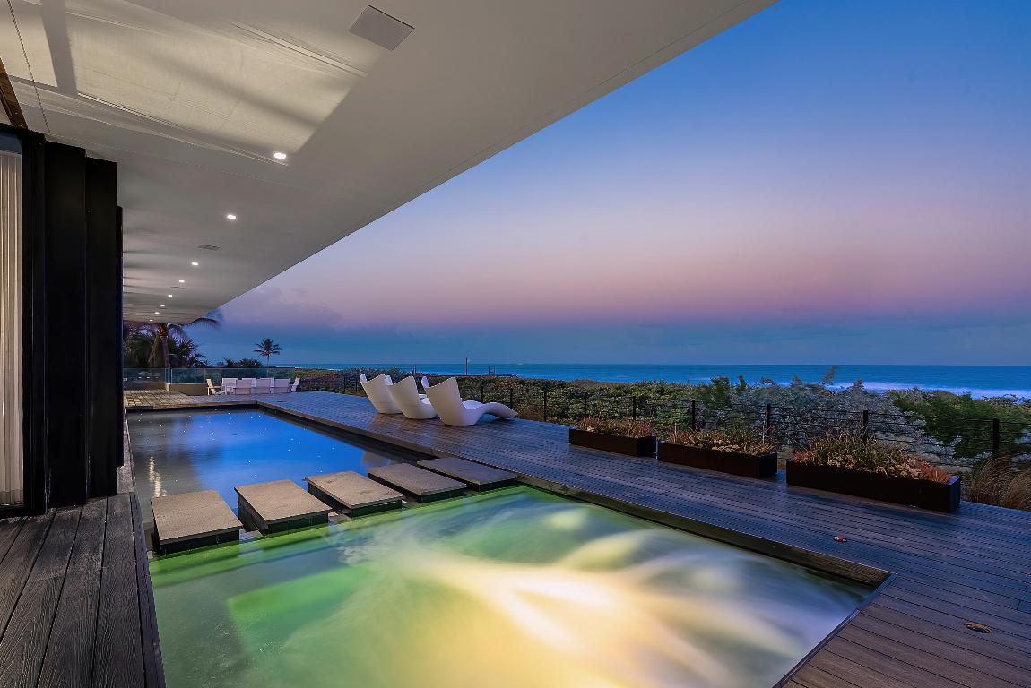 1005 NE Doubloon Drive