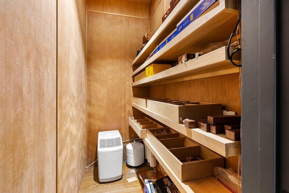 1005 NE Doubloon Drive