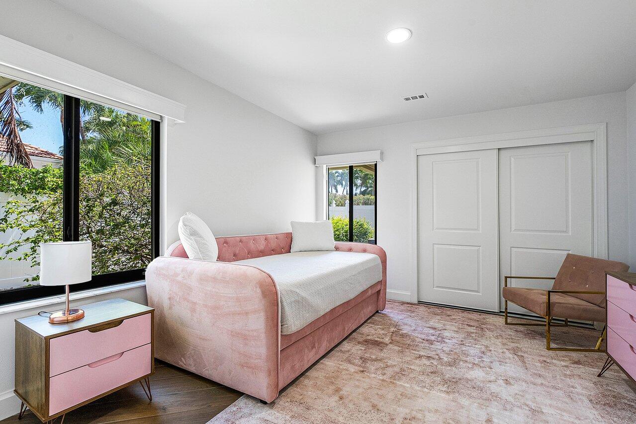 845 NE Mulberry Drive