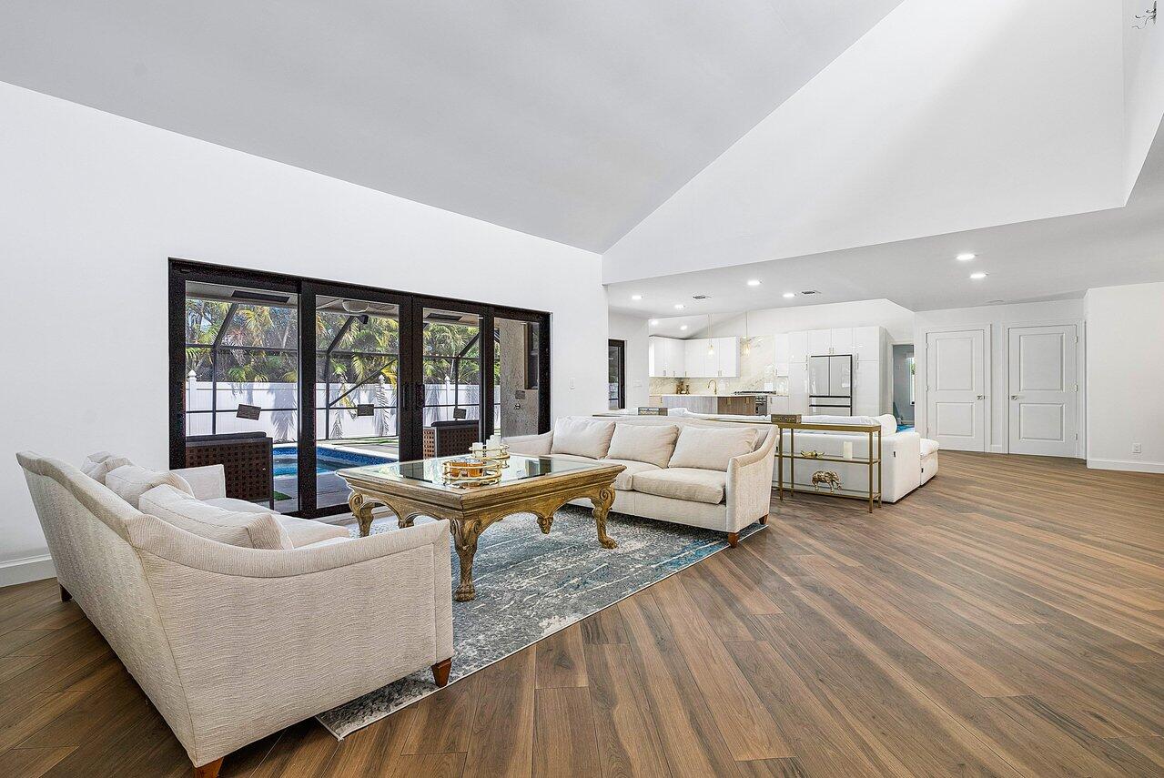 845 NE Mulberry Drive