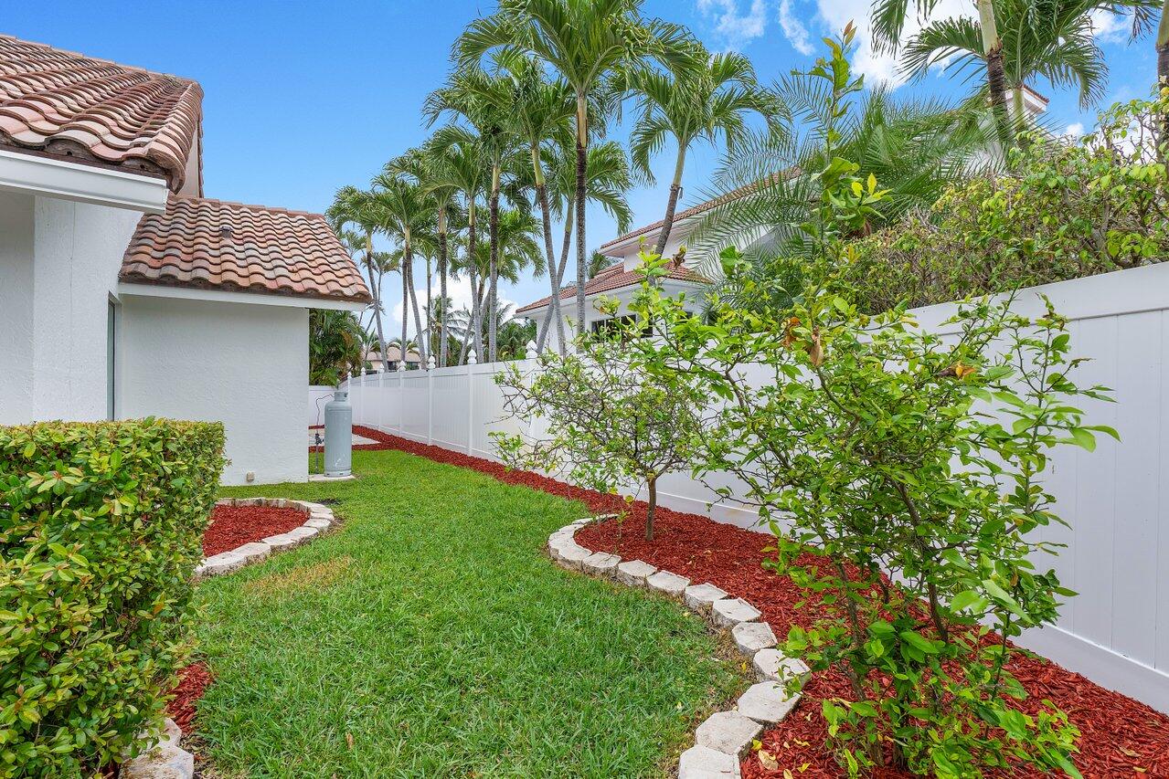 845 NE Mulberry Drive