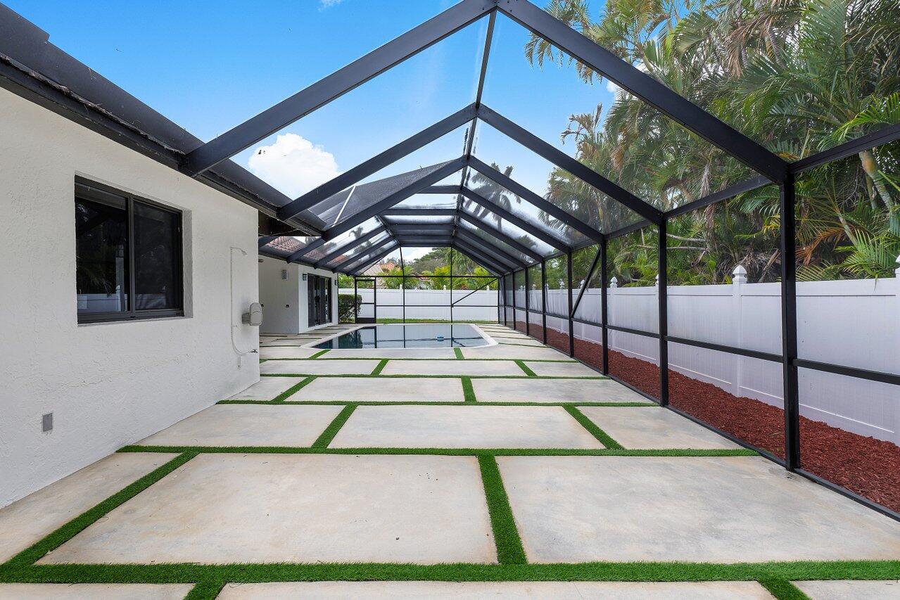 845 NE Mulberry Drive