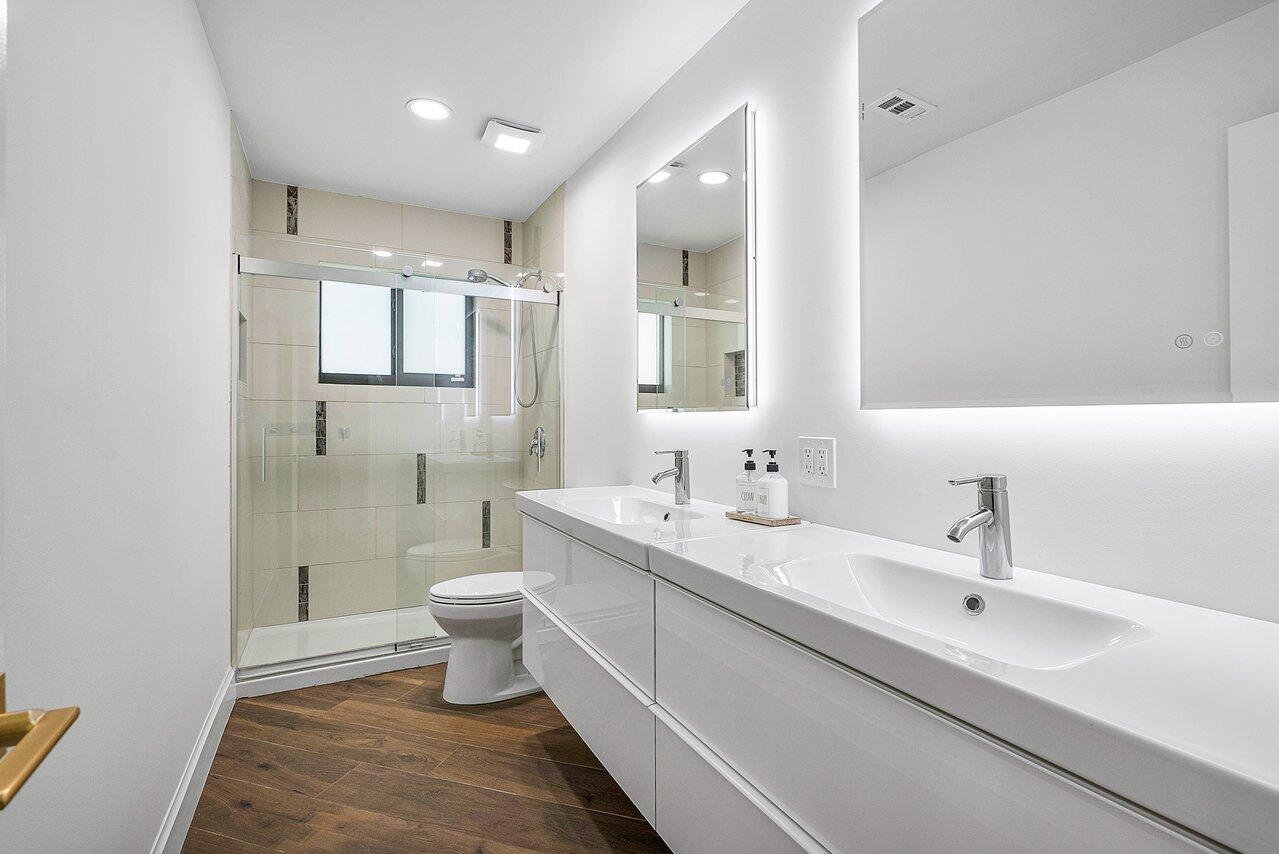 845 NE Mulberry Drive