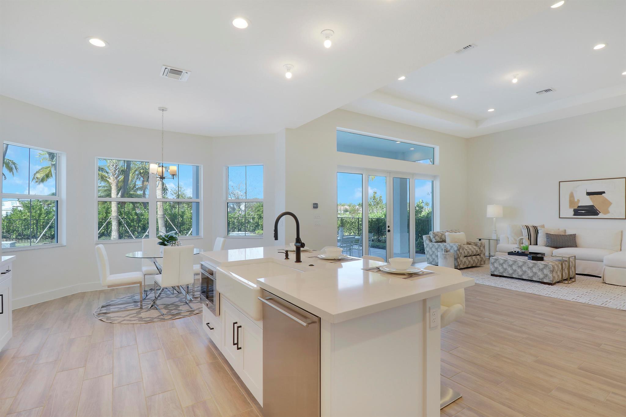 9194 Crestview Circle