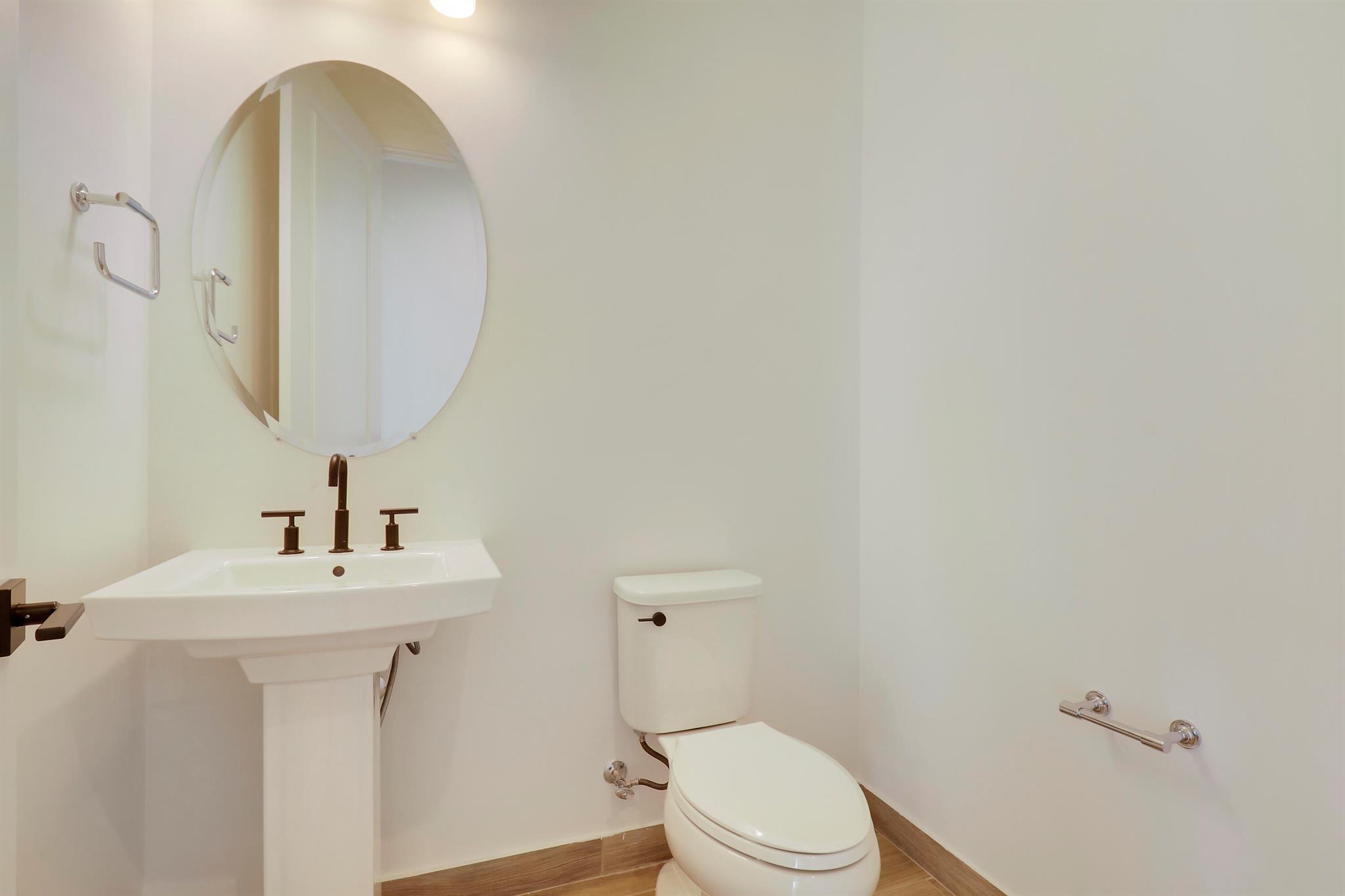 9194 Crestview Circle