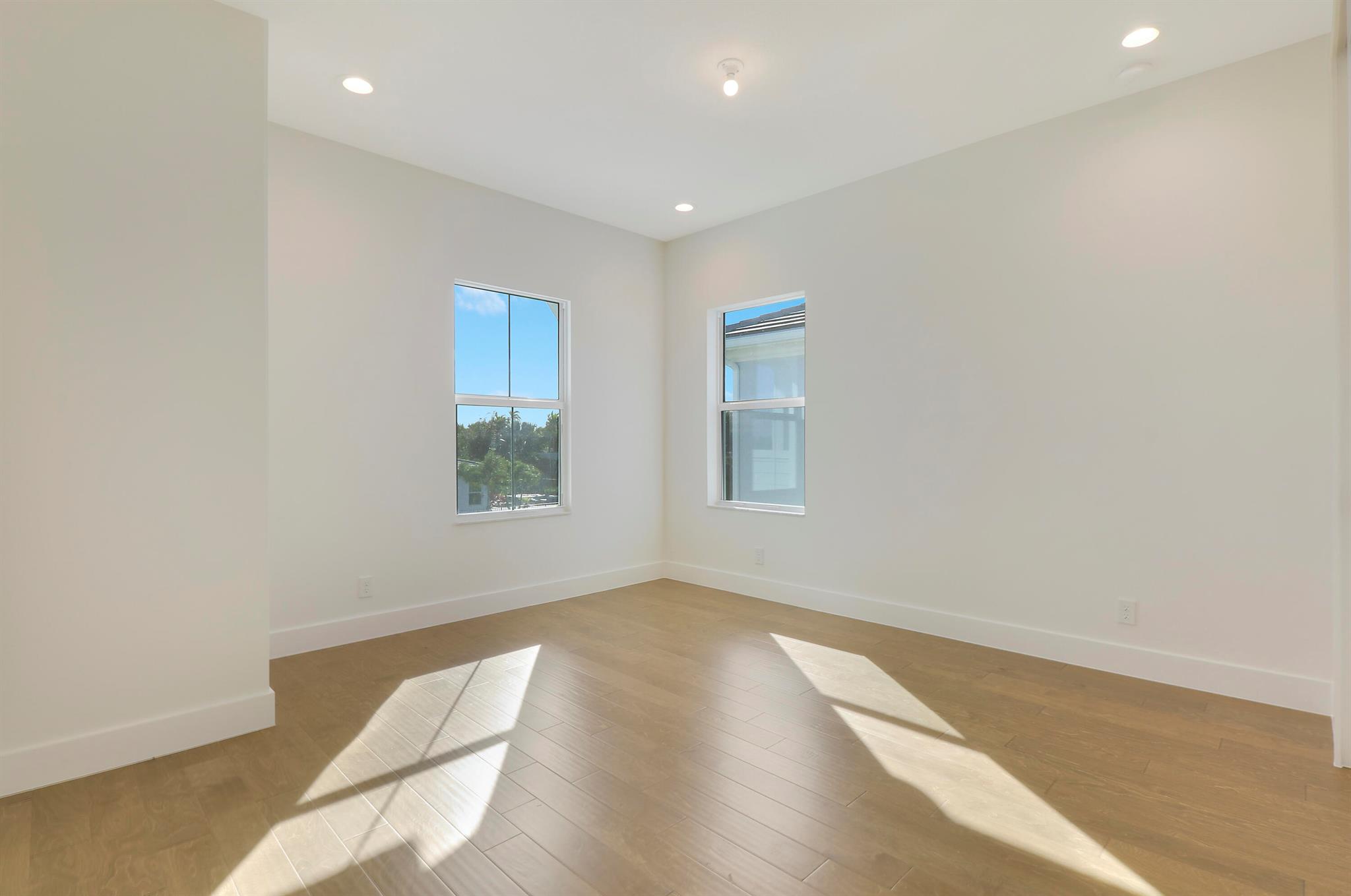 9194 Crestview Circle