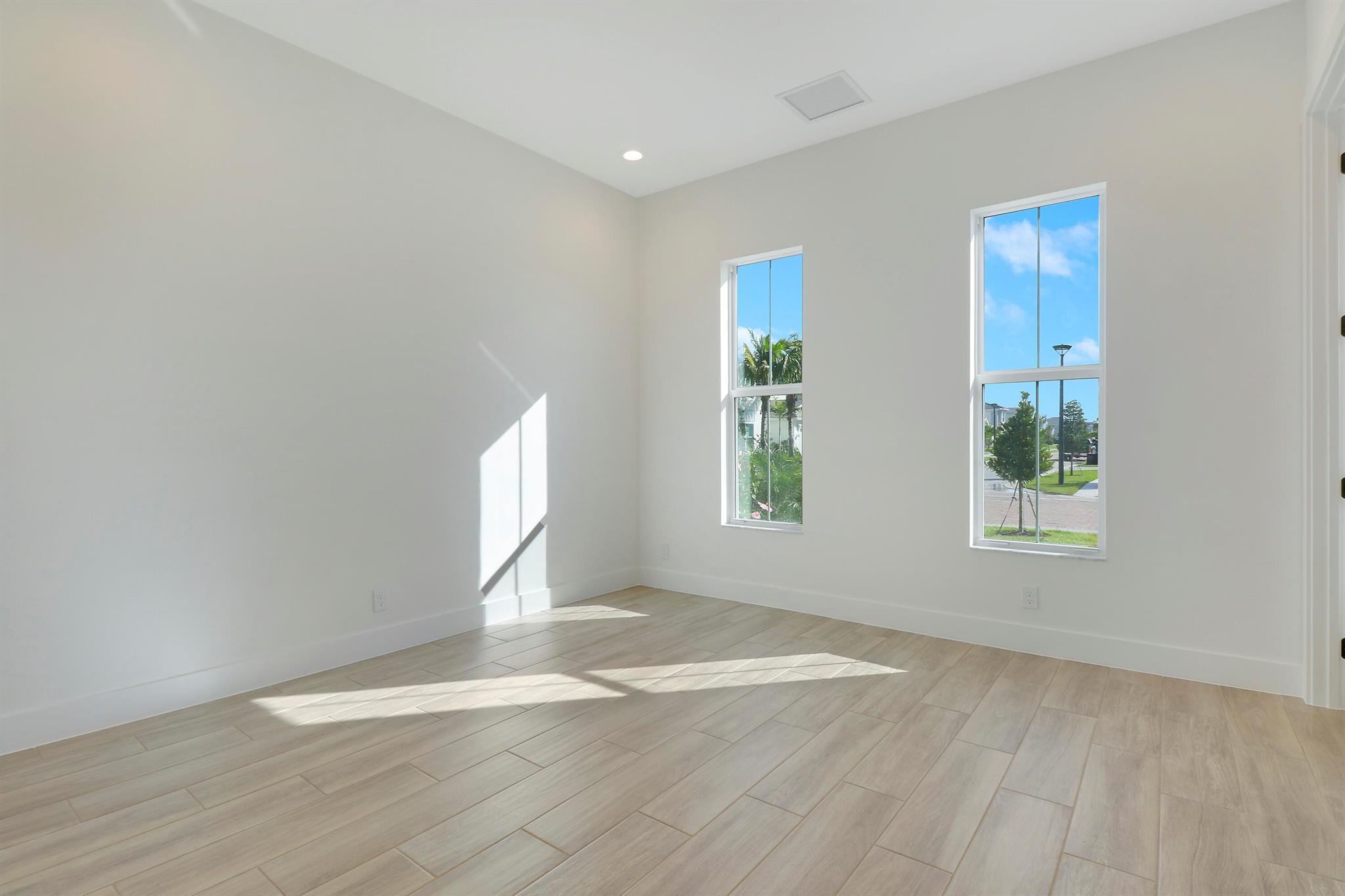 9194 Crestview Circle