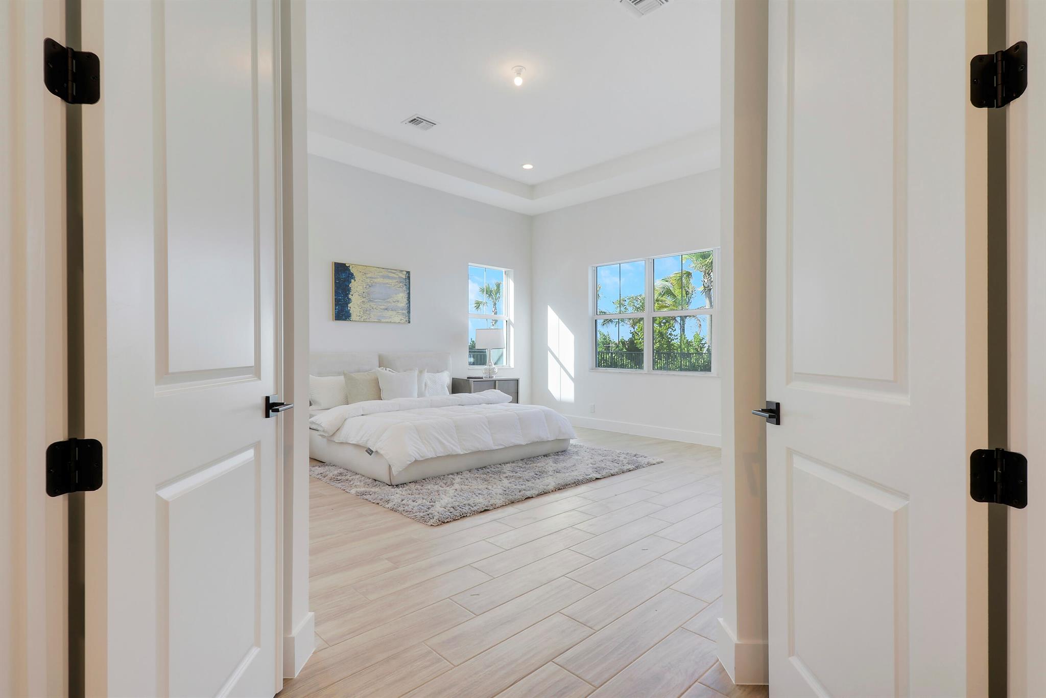 9194 Crestview Circle