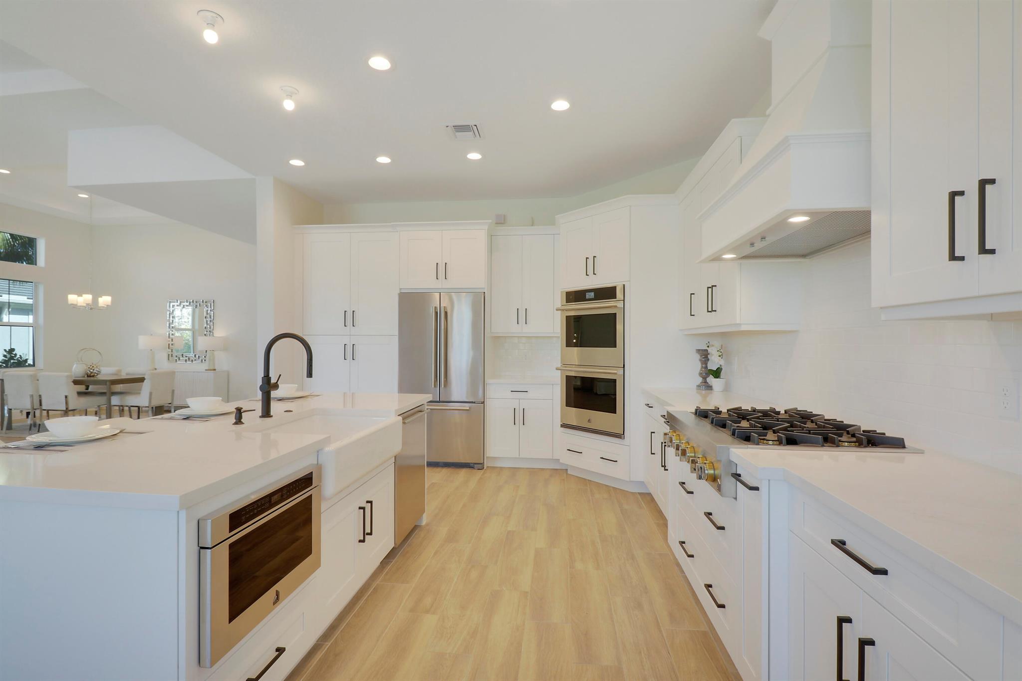 9194 Crestview Circle