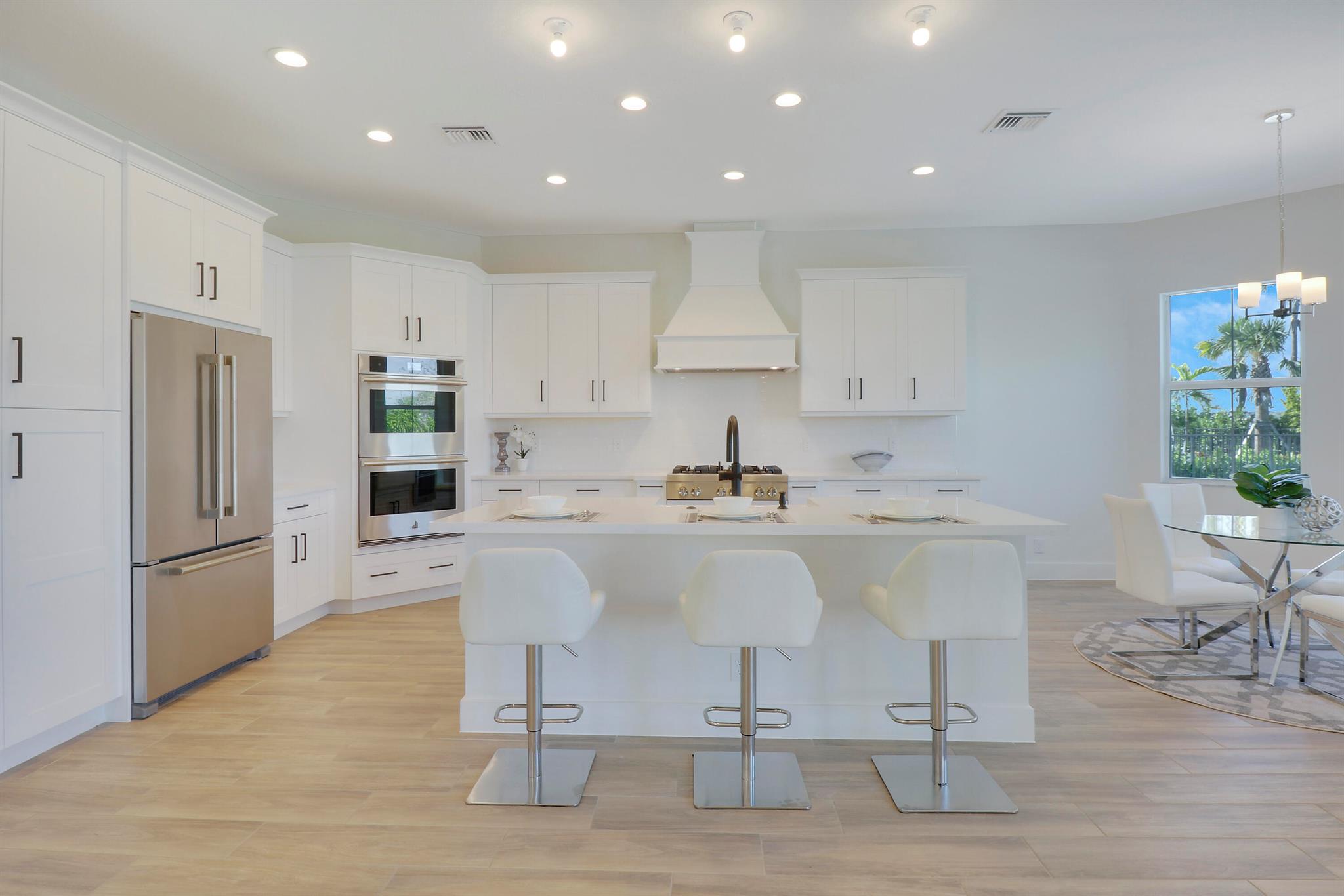 9194 Crestview Circle