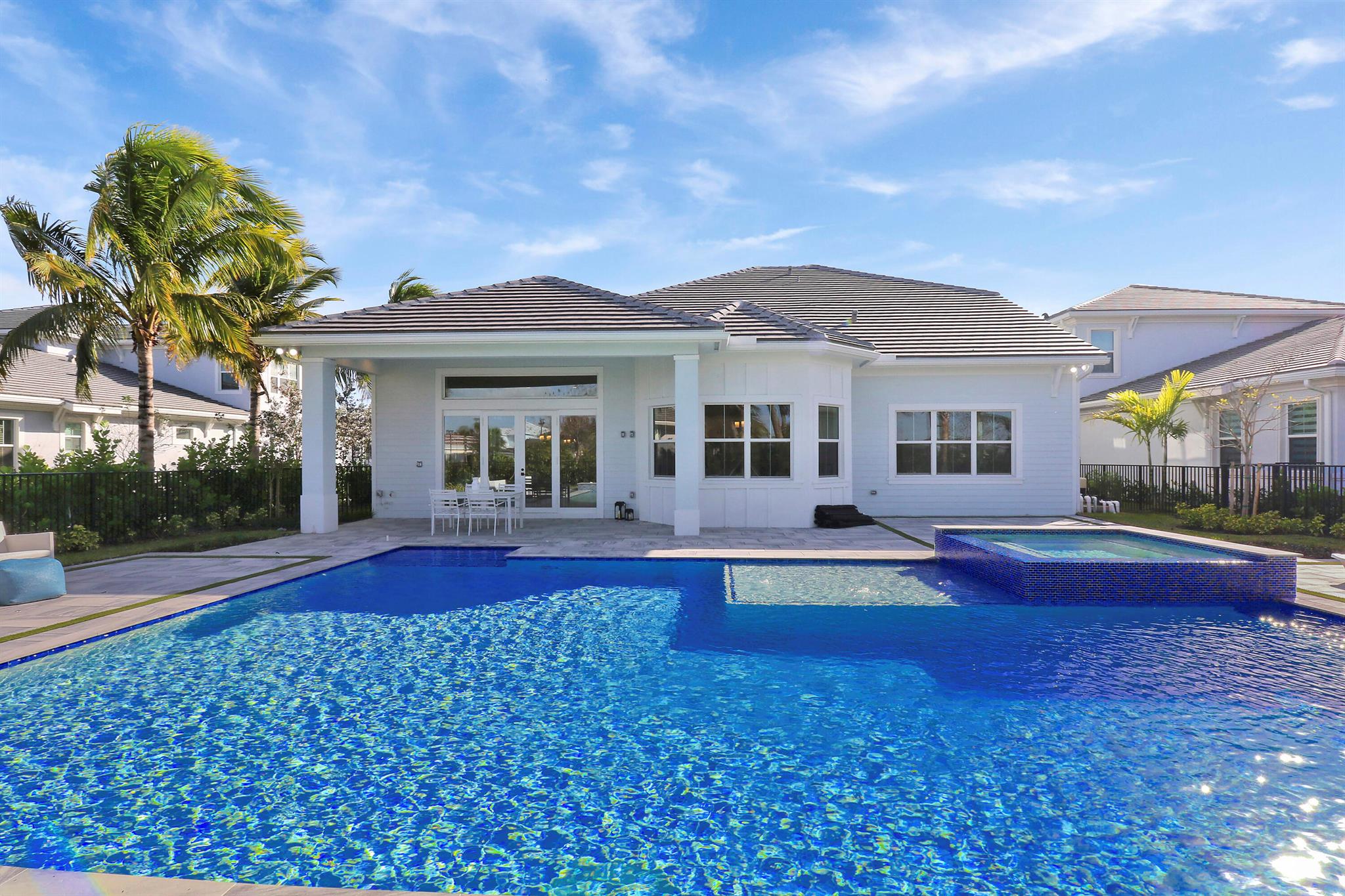 9194 Crestview Circle