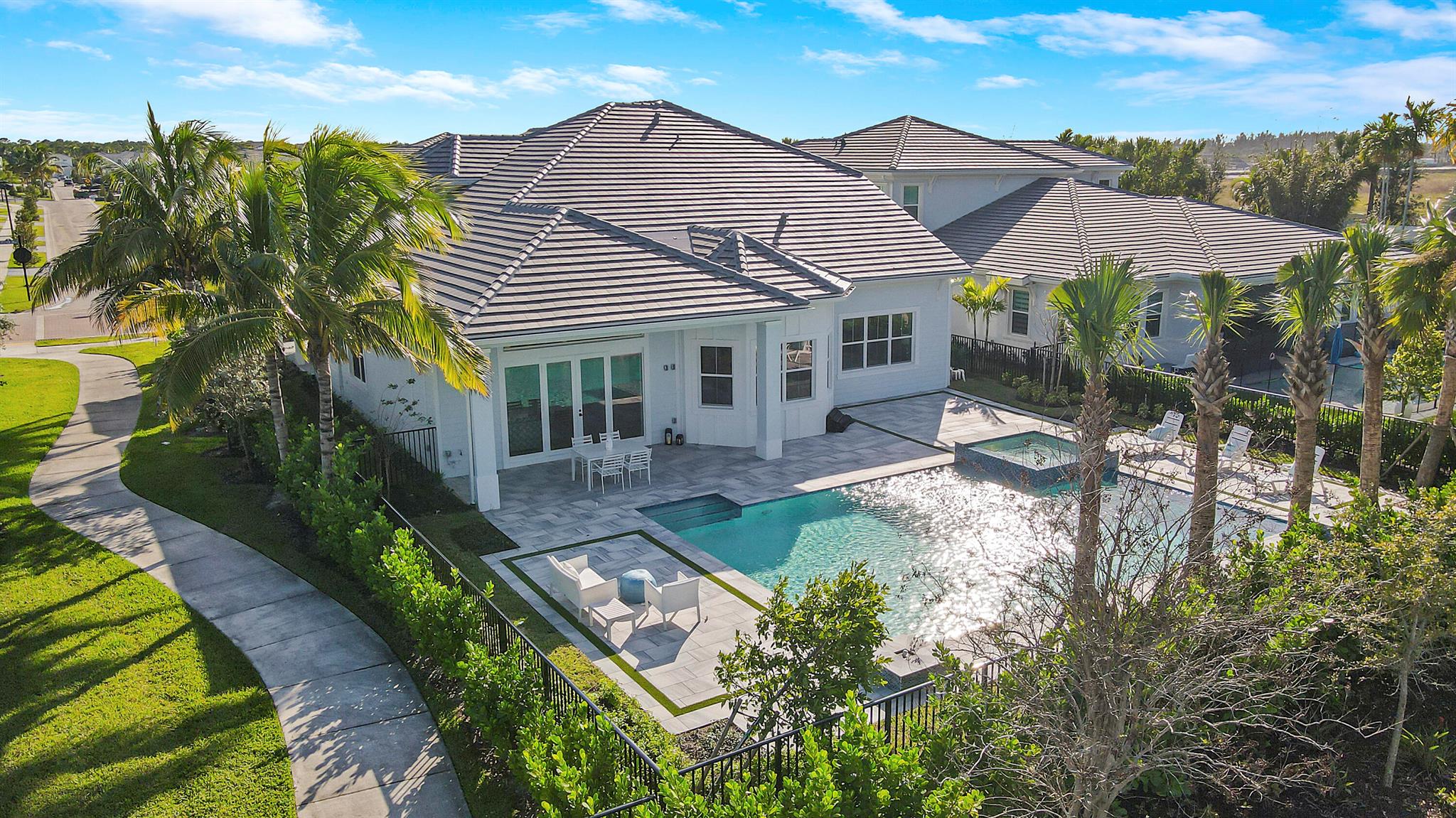 9194 Crestview Circle