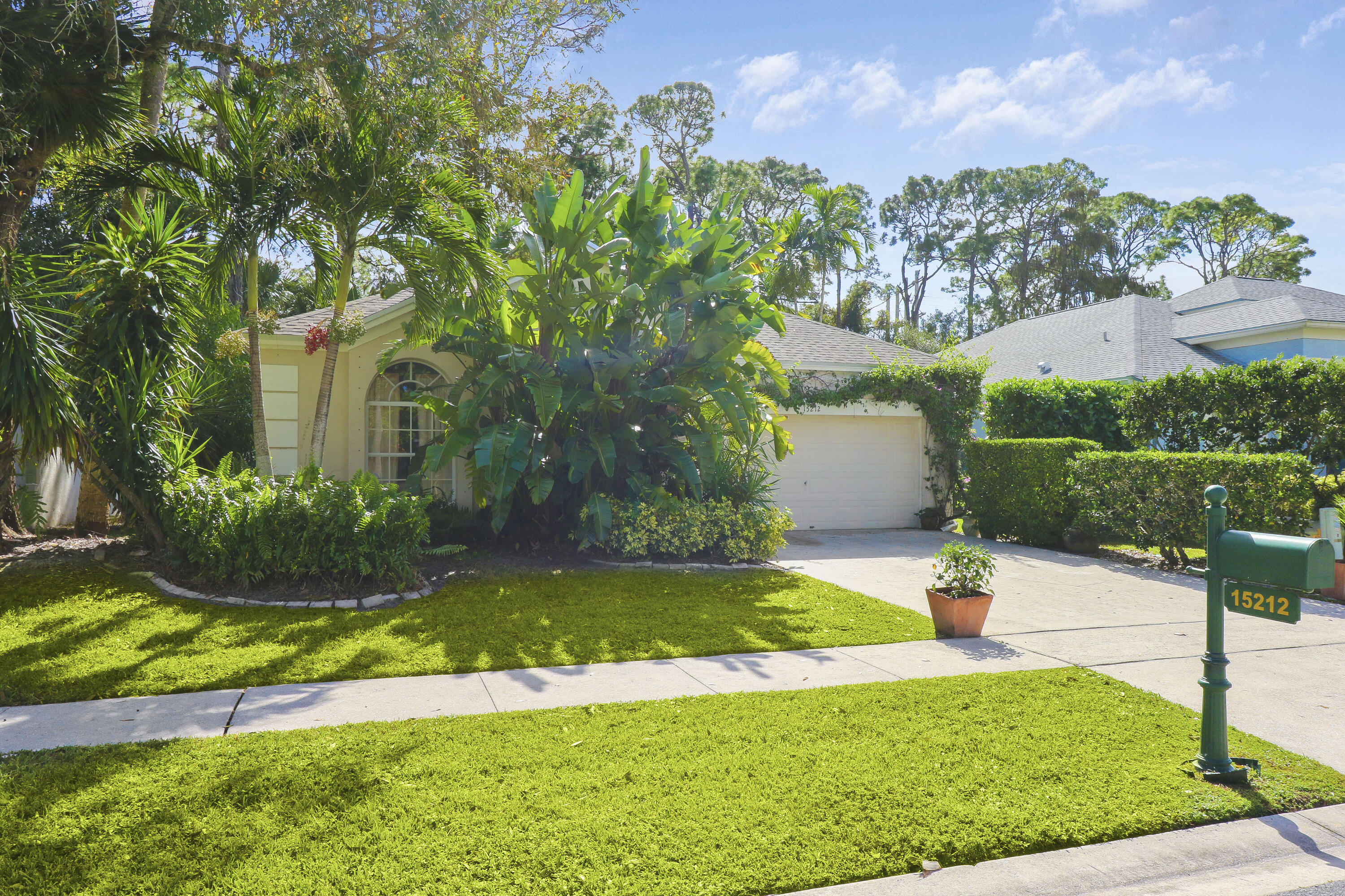 15212 Oak Chase Court