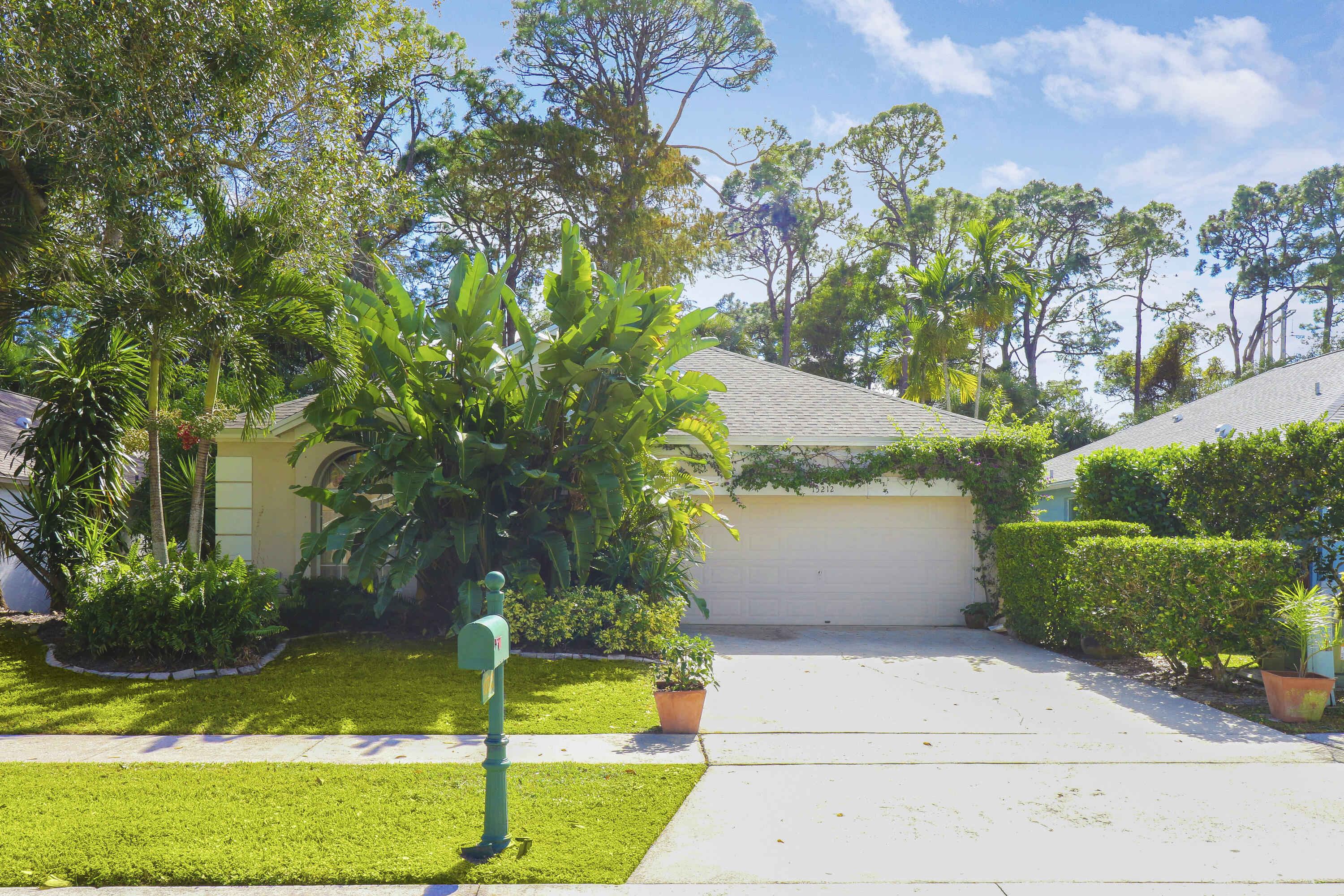 15212 Oak Chase Court