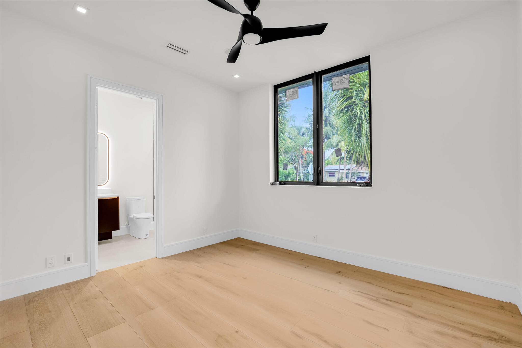 251 NE 14th Street