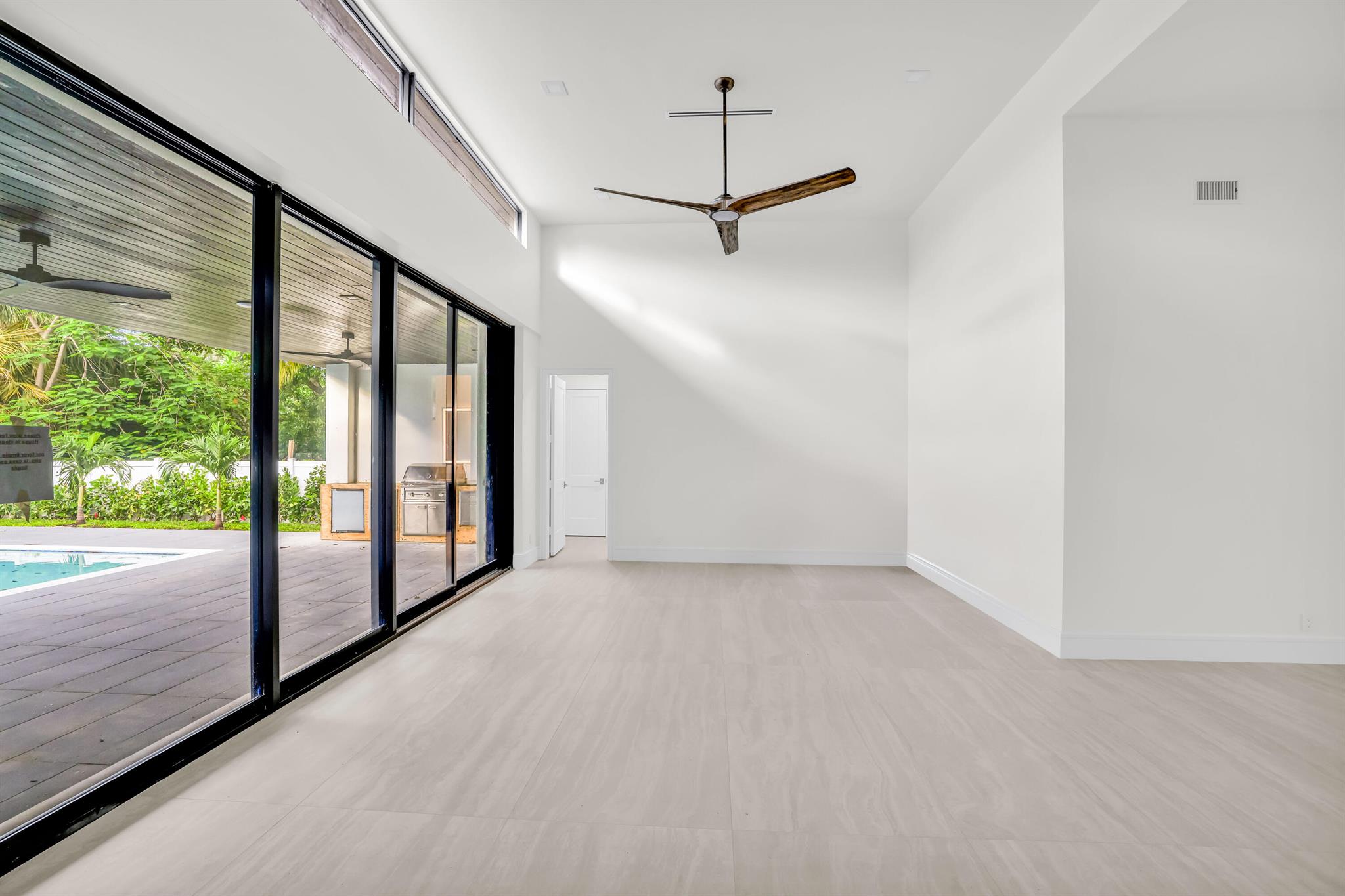 251 NE 14th Street