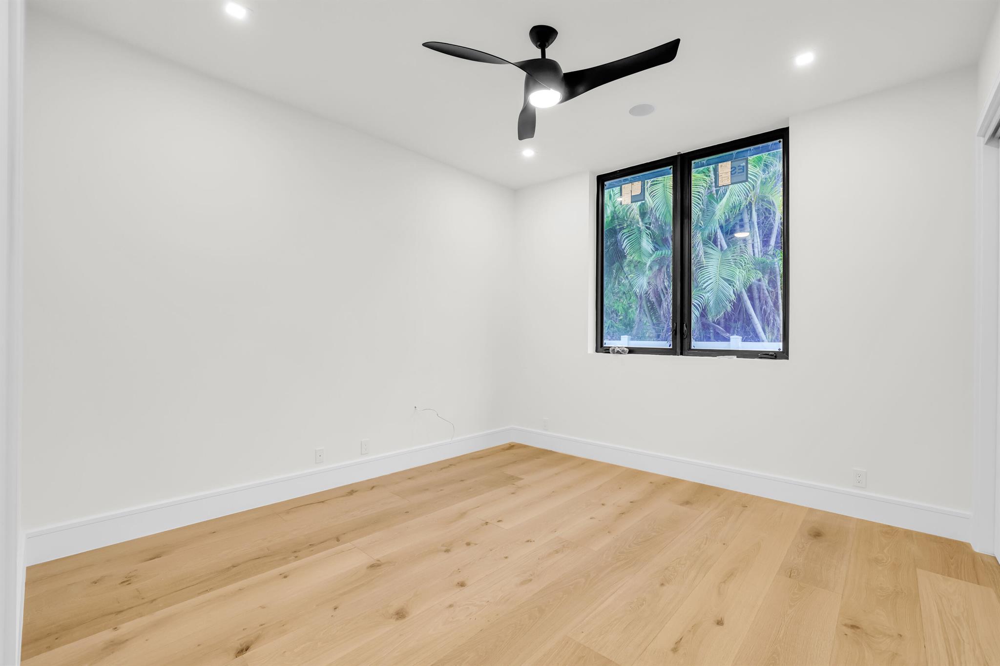 251 NE 14th Street