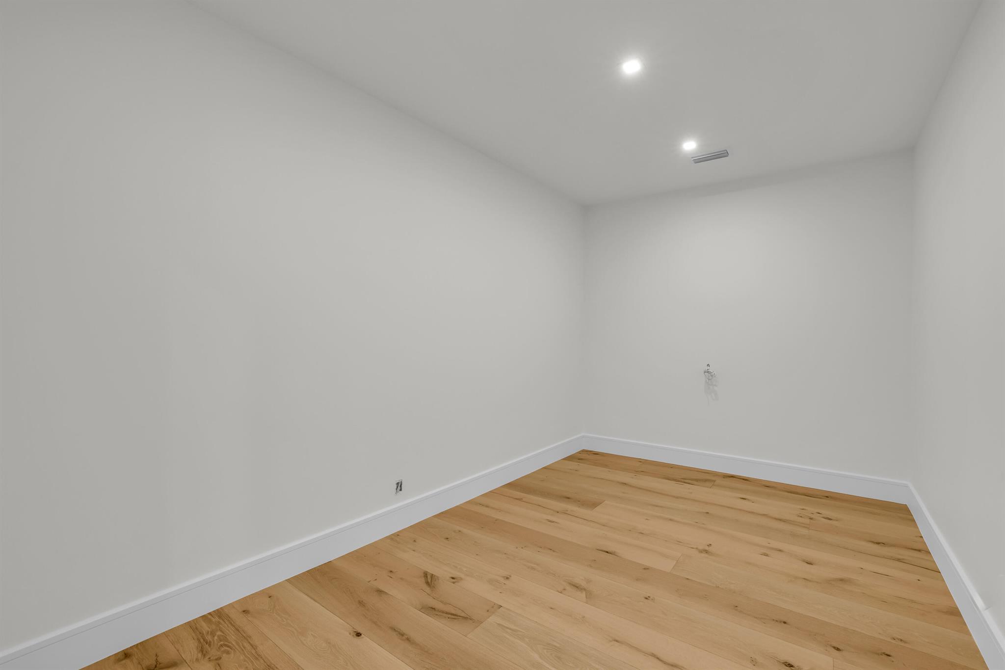 251 NE 14th Street