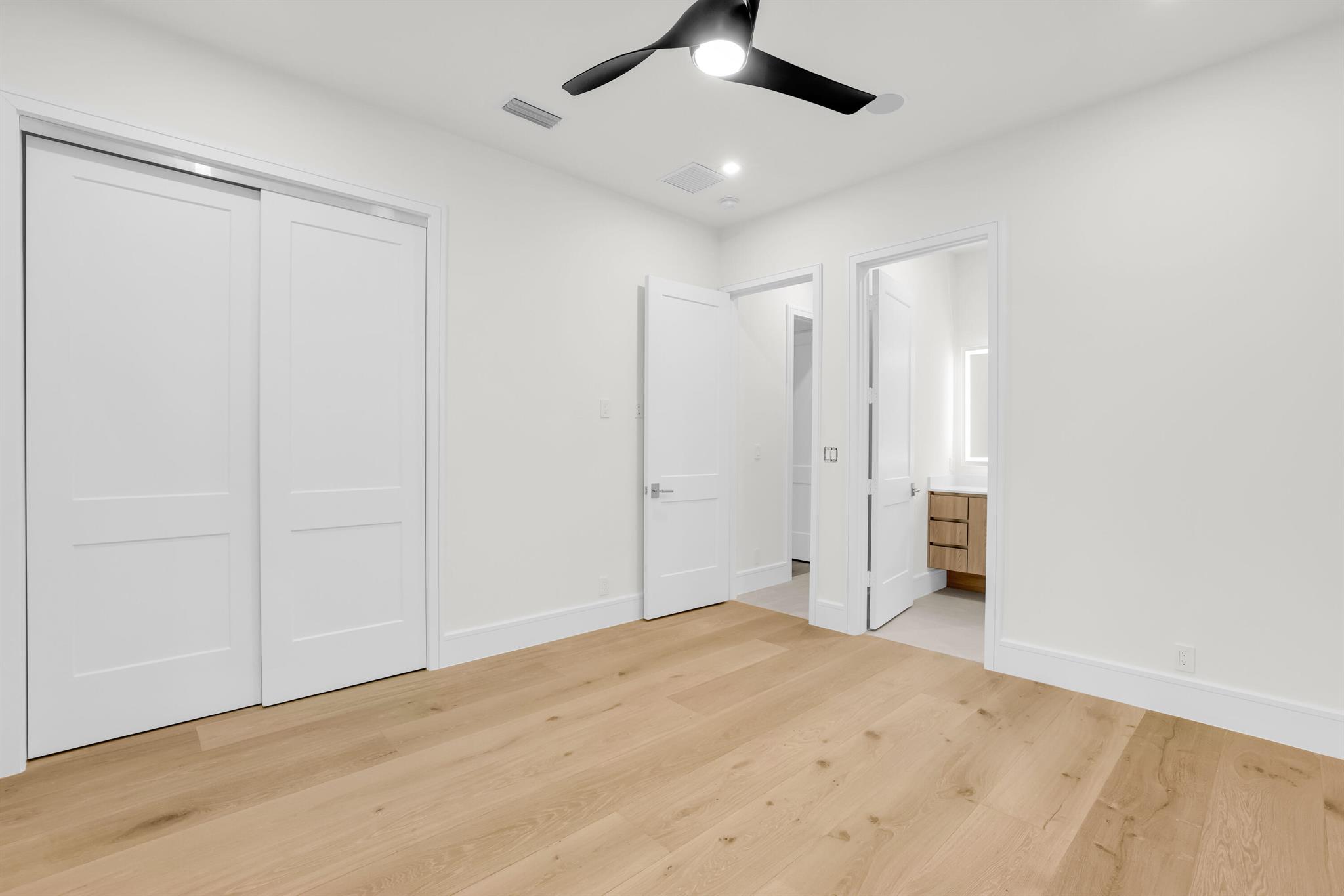 251 NE 14th Street