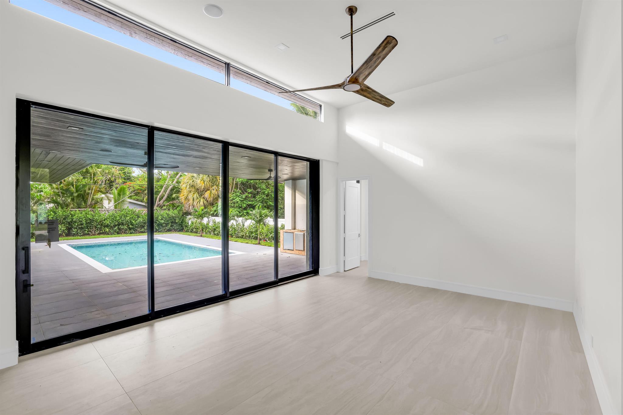 251 NE 14th Street