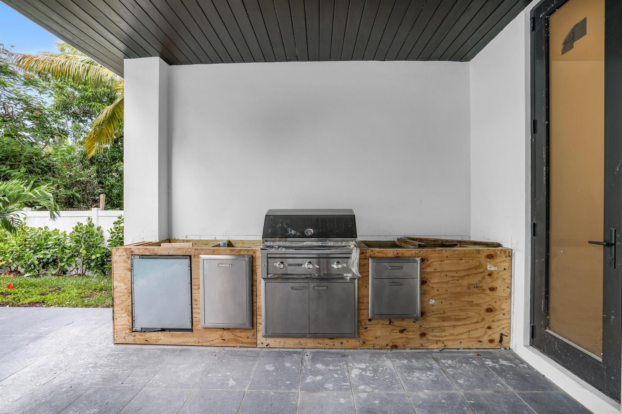 251 NE 14th Street