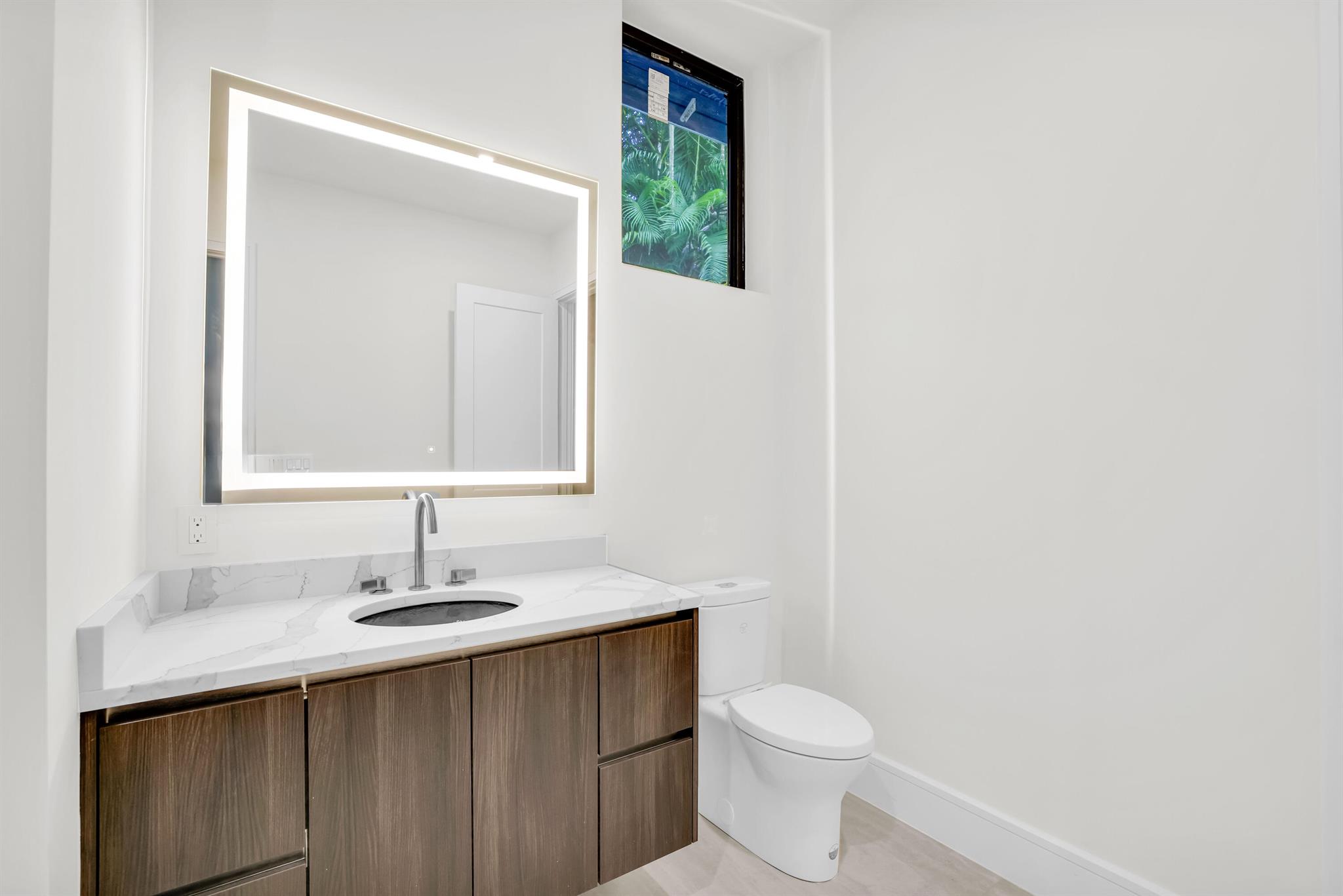251 NE 14th Street