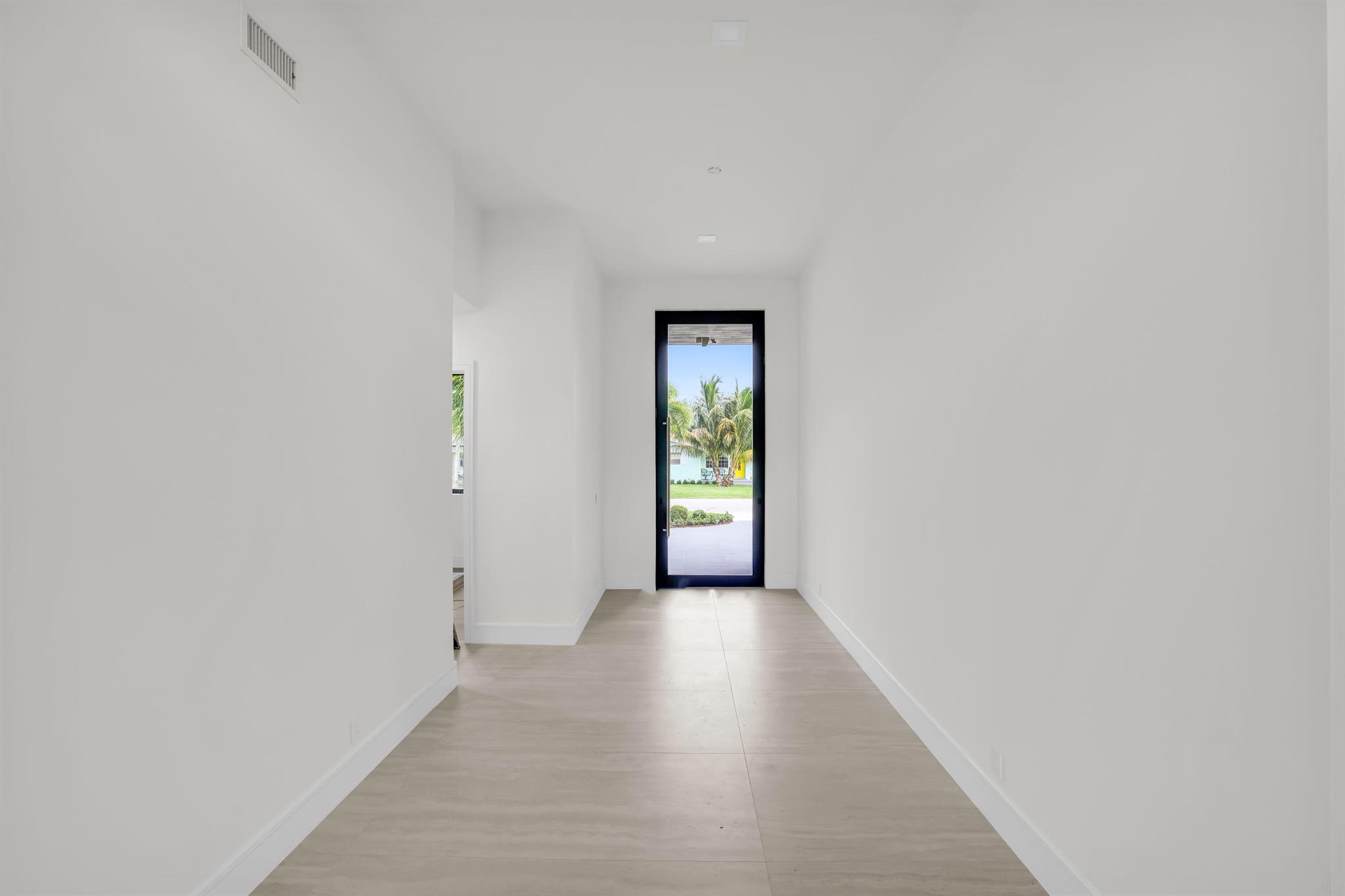 251 NE 14th Street