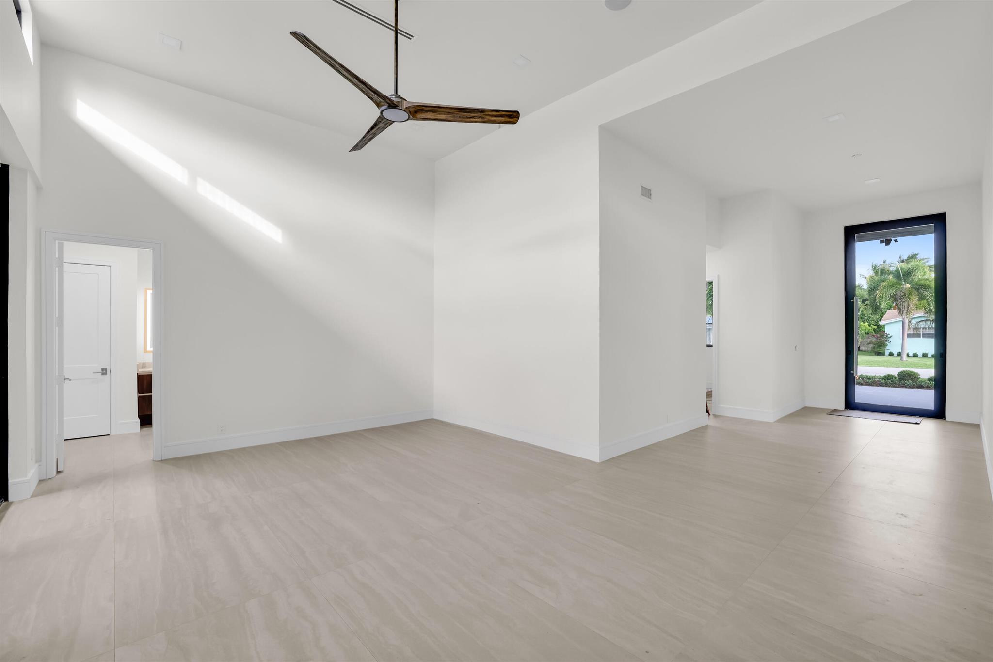 251 NE 14th Street