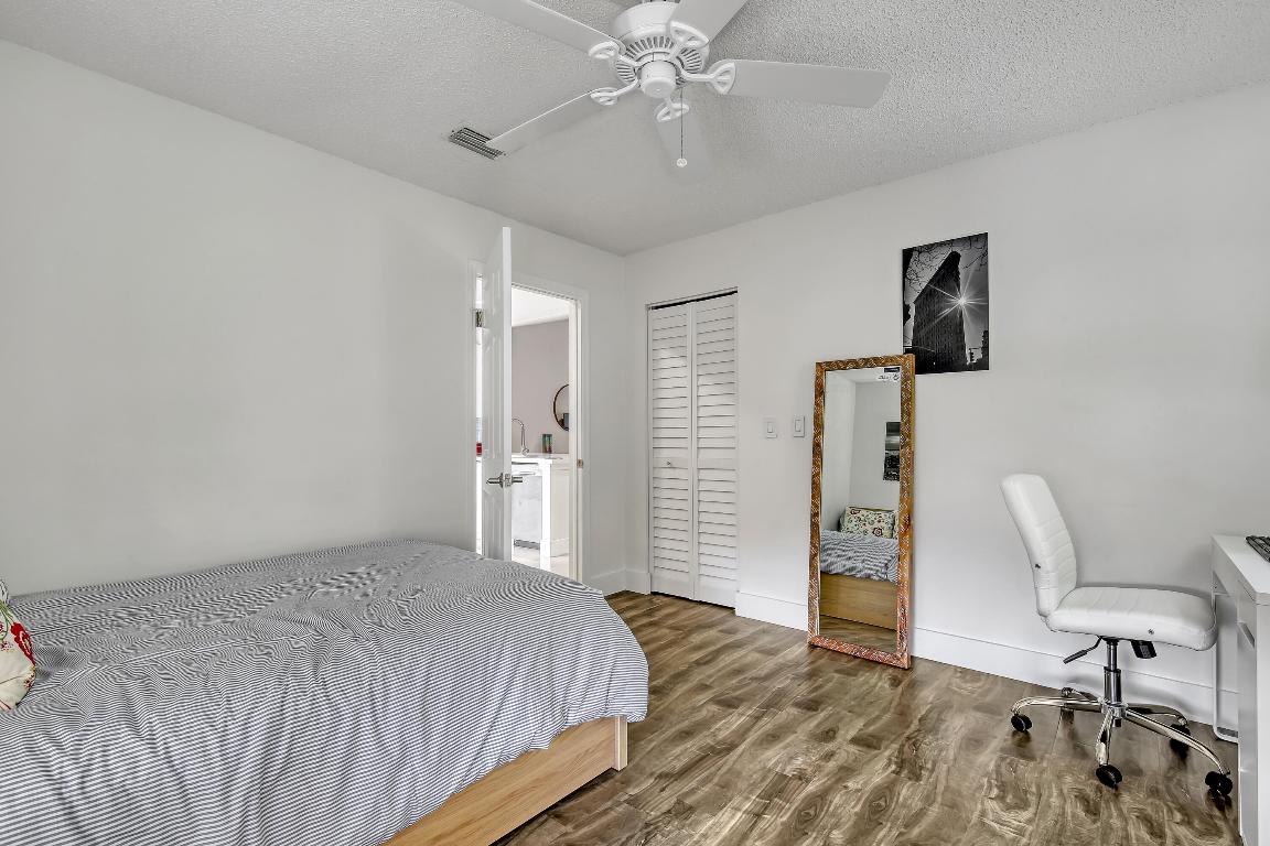 300 E Club Circle Circle 204