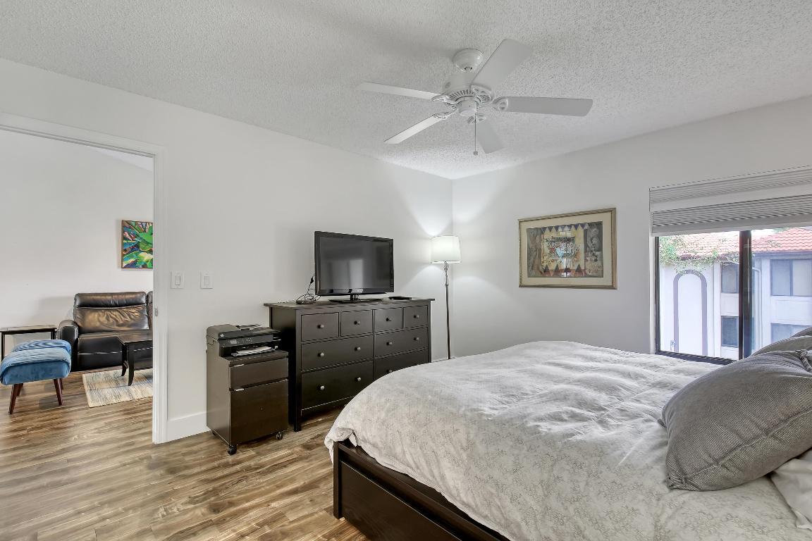 300 E Club Circle Circle 204