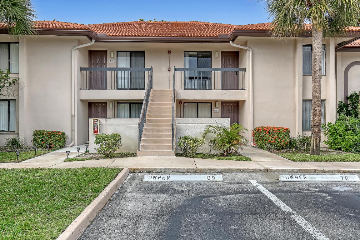 300 E Club Circle Circle 204