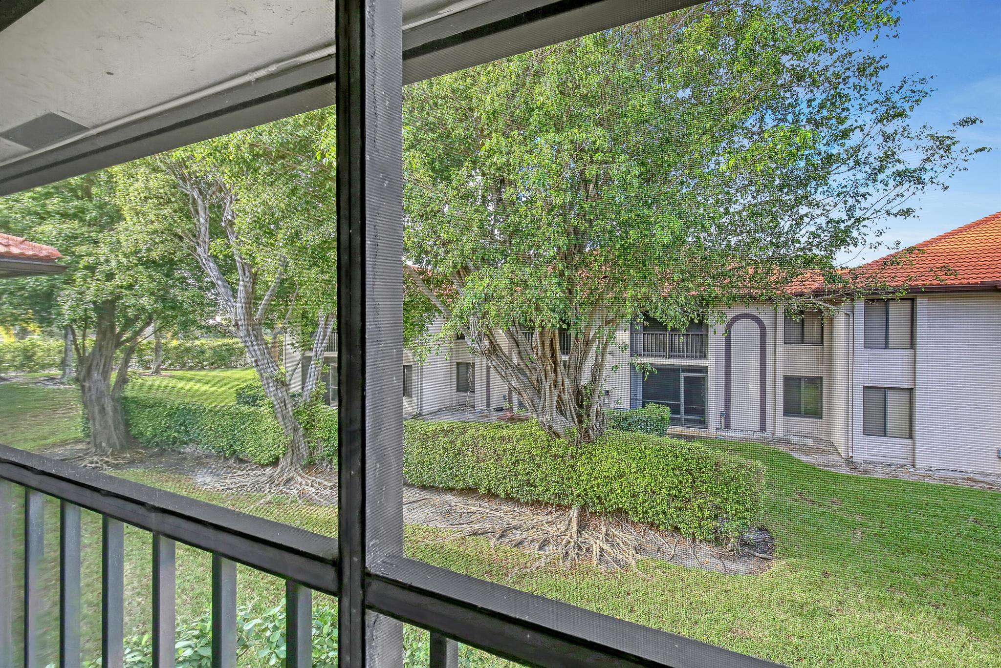 300 E Club Circle Circle 204