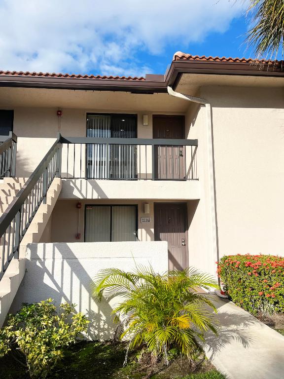 300 E Club Circle Circle 204