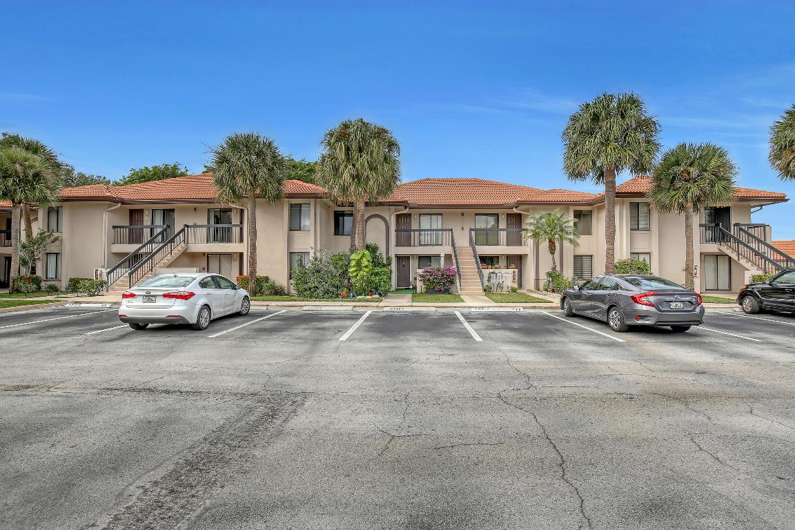 300 E Club Circle Circle 204