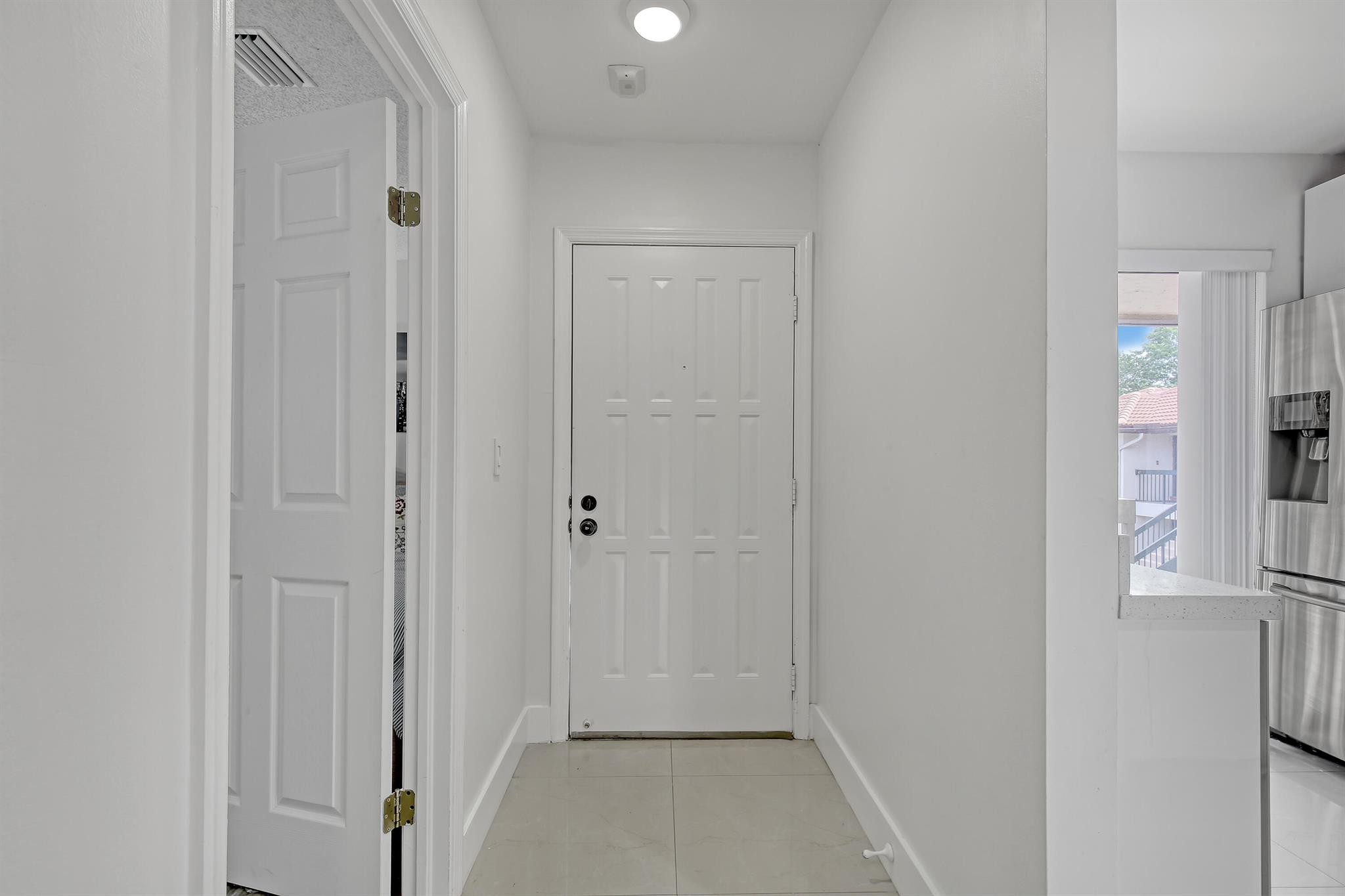 300 E Club Circle Circle 204