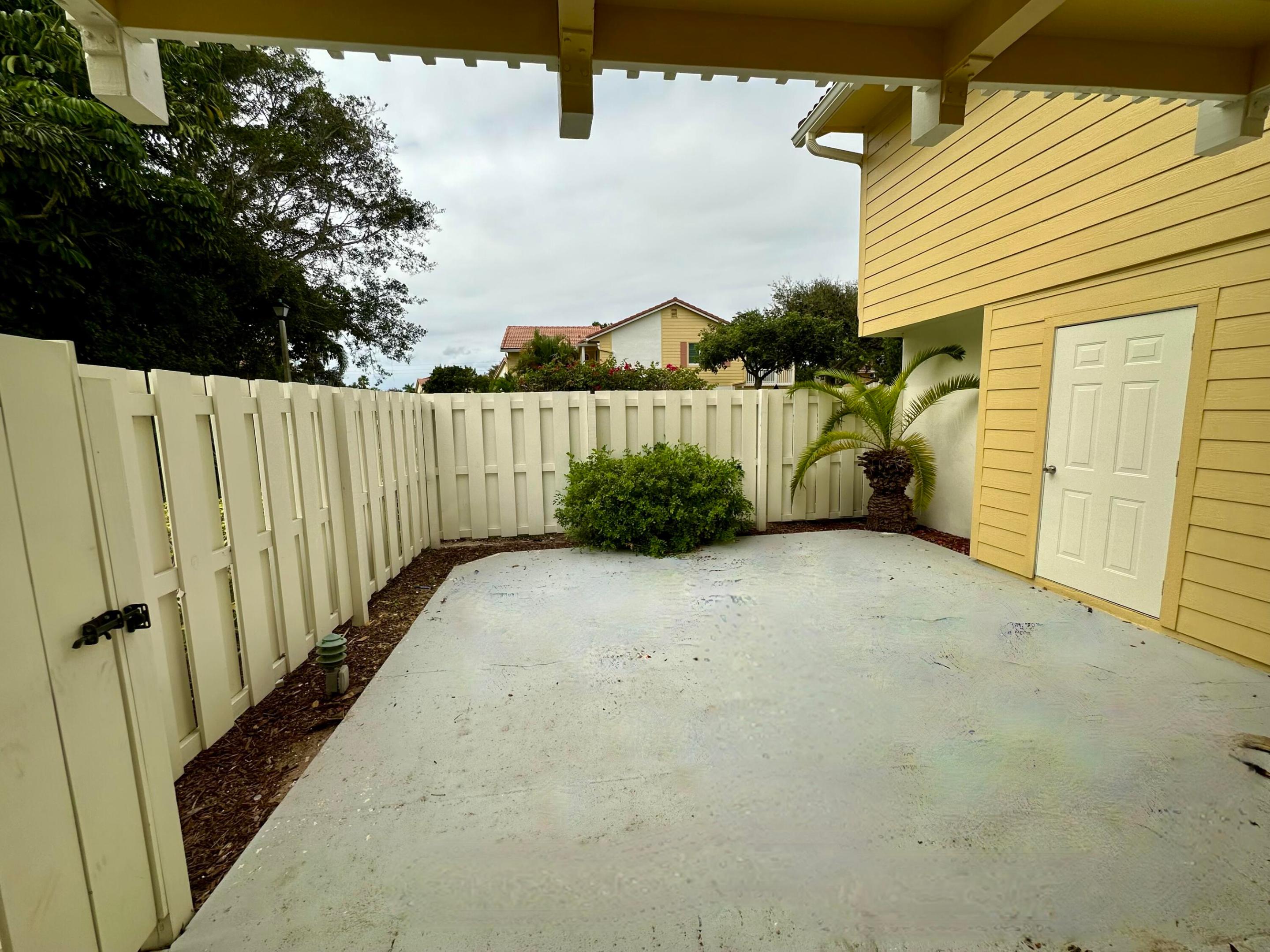 288 Seabreeze Circle