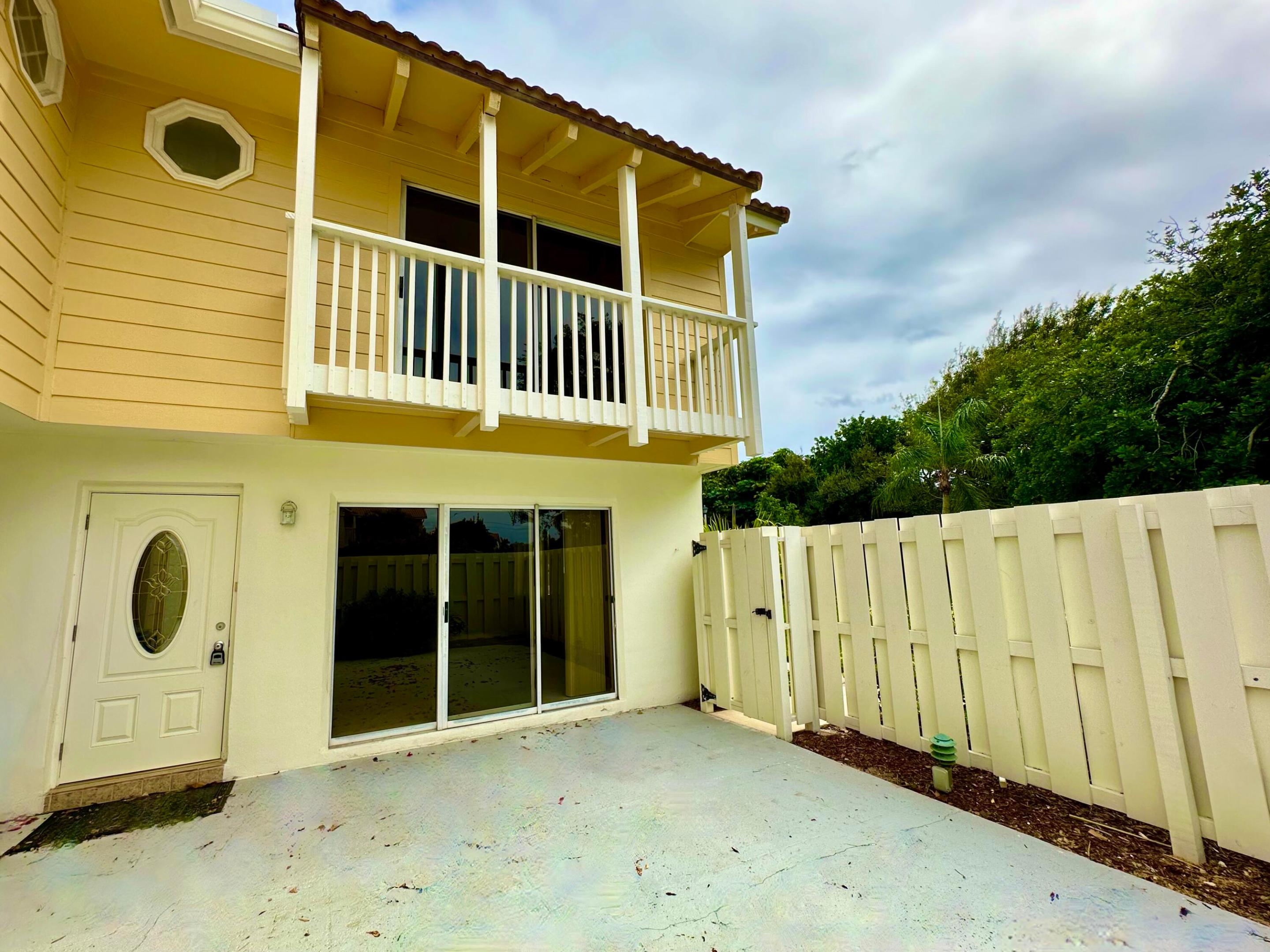 288 Seabreeze Circle
