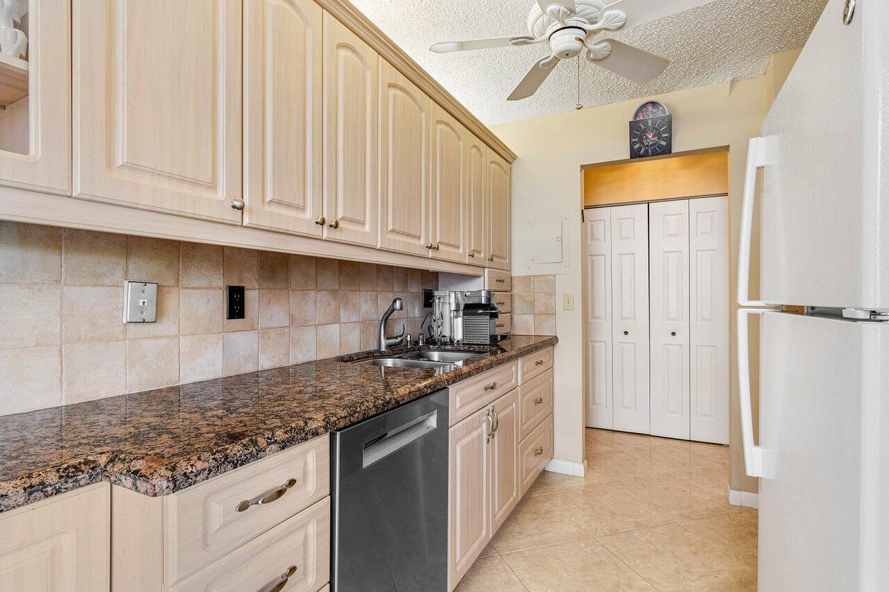 2121 N Ocean Boulevard 502w