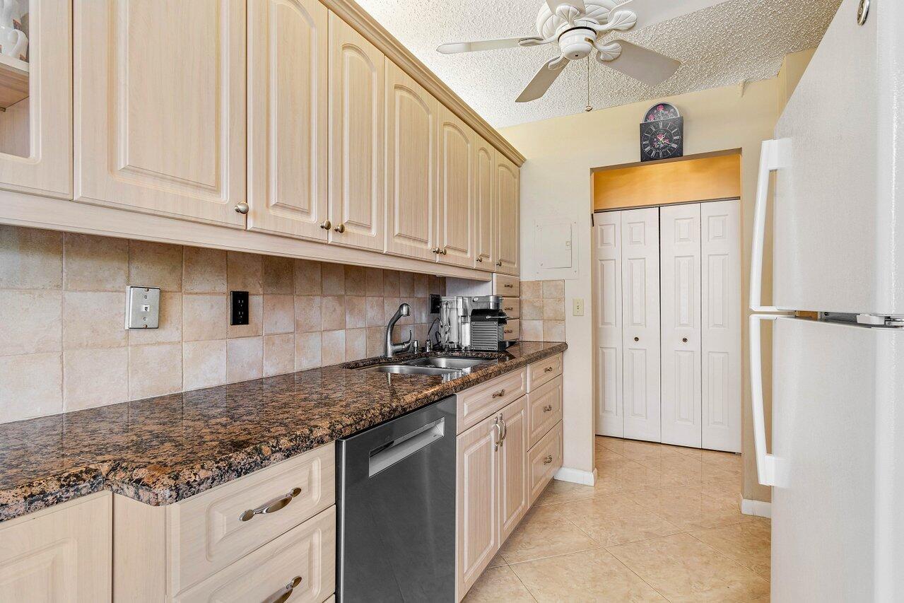 2121 N Ocean Boulevard 502w