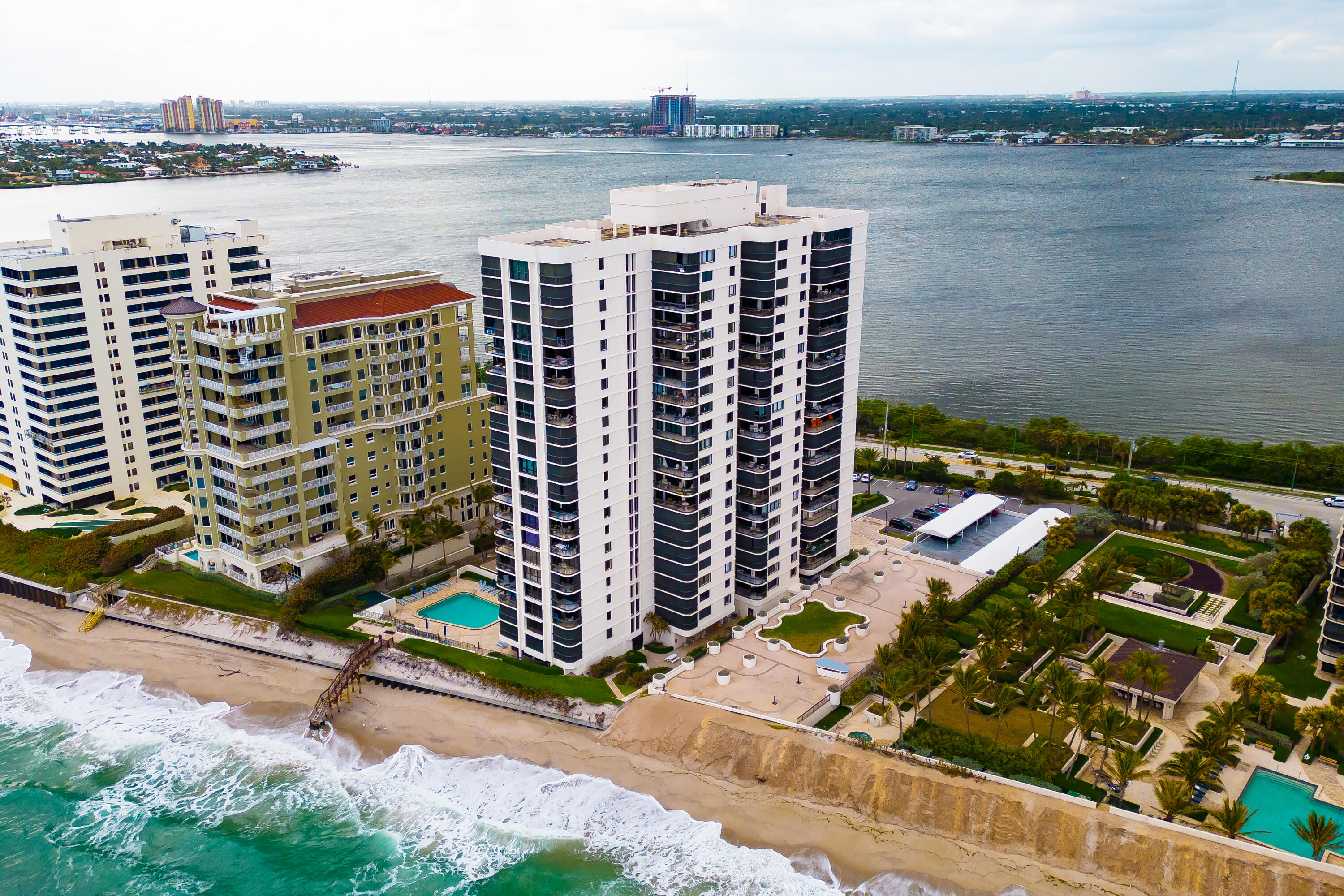 5380 N Ocean Drive 19d