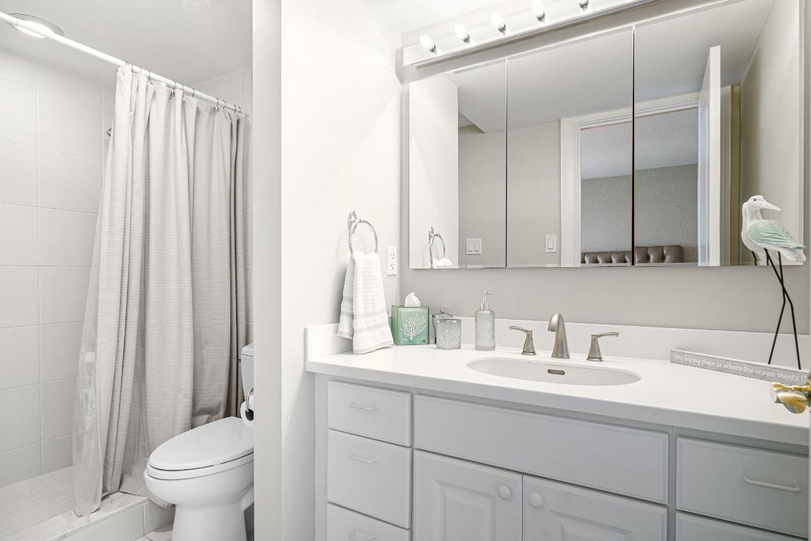 5380 N Ocean Drive 19d