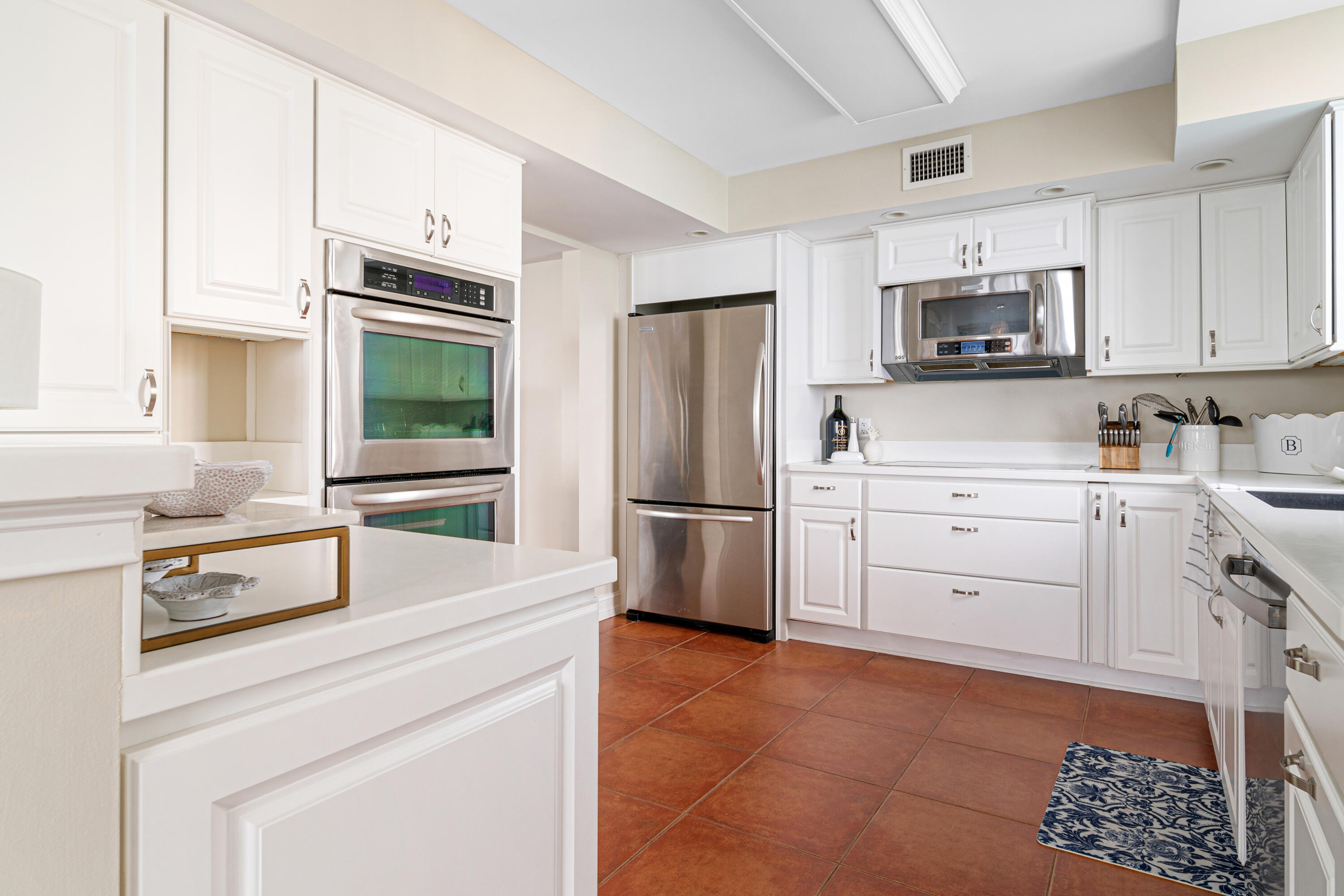 5380 N Ocean Drive 19d