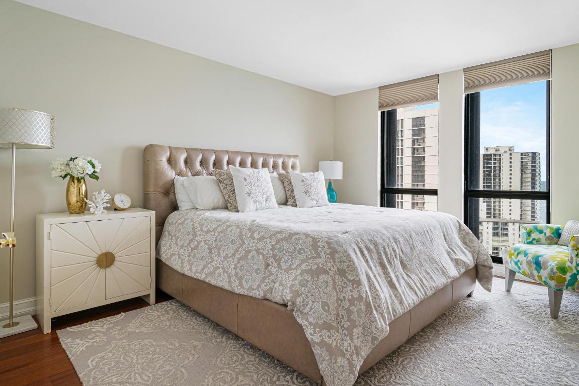 5380 N Ocean Drive 19d