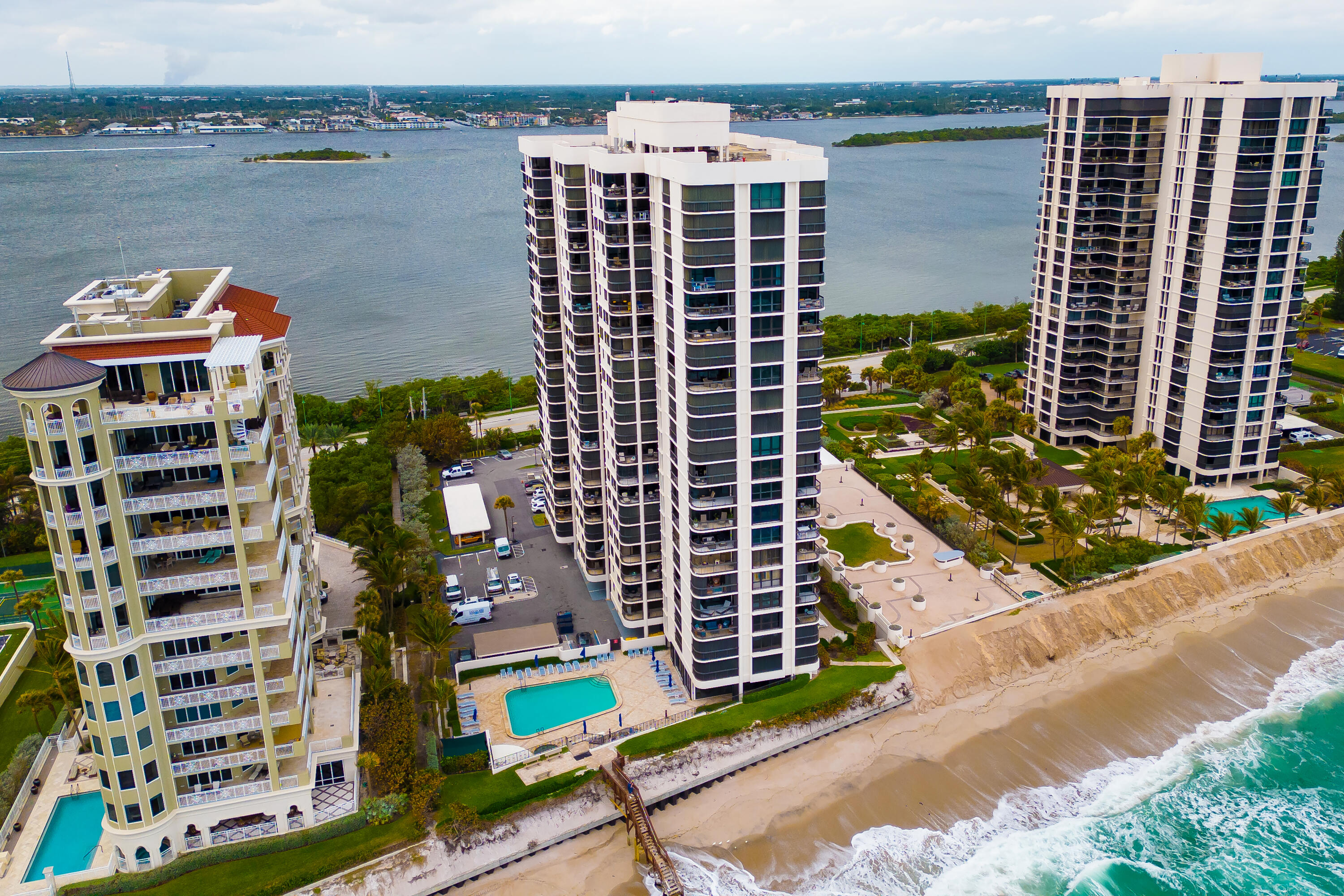5380 N Ocean Drive 19d