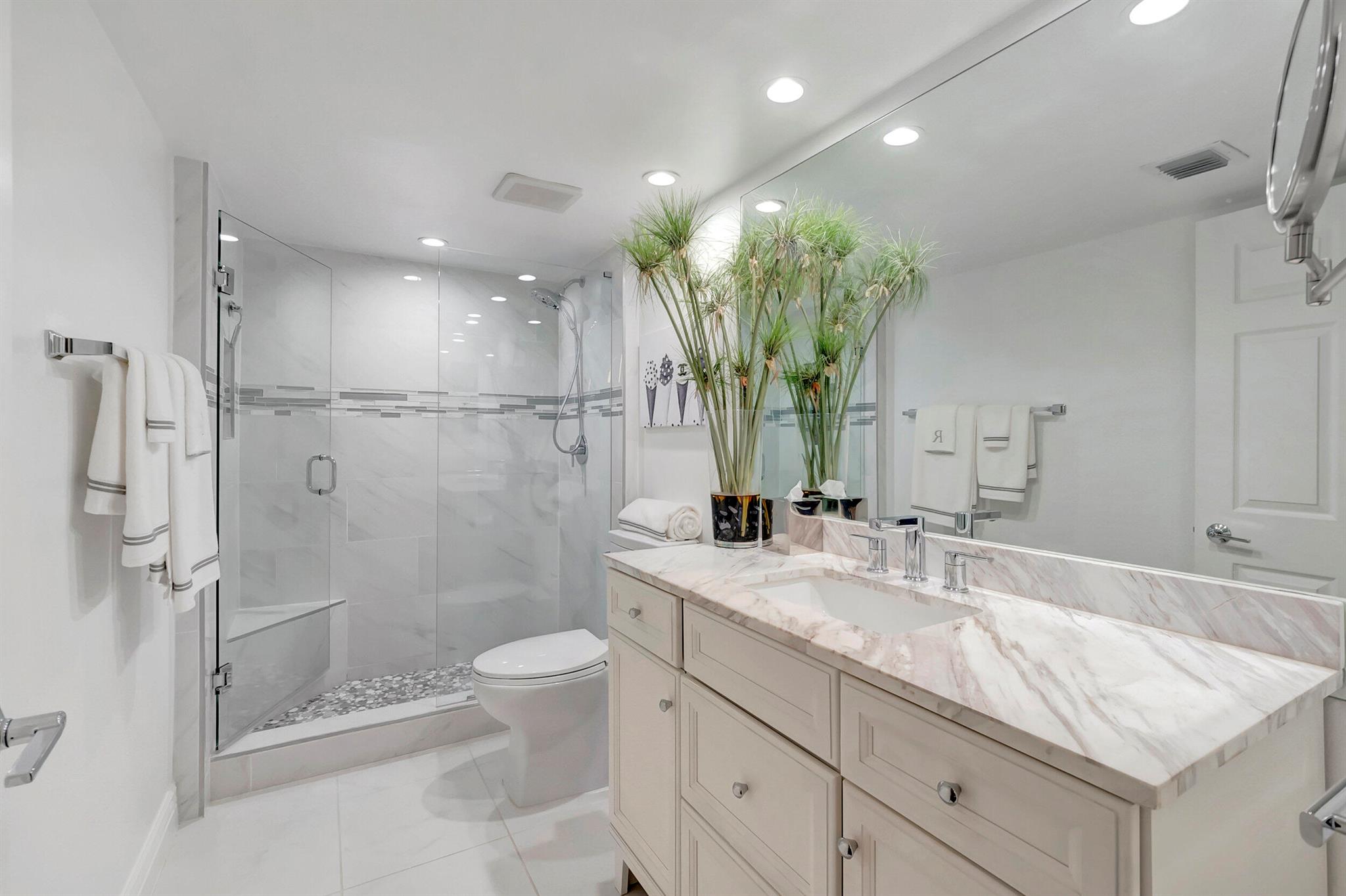 7847 Lakeside Boulevard 1022