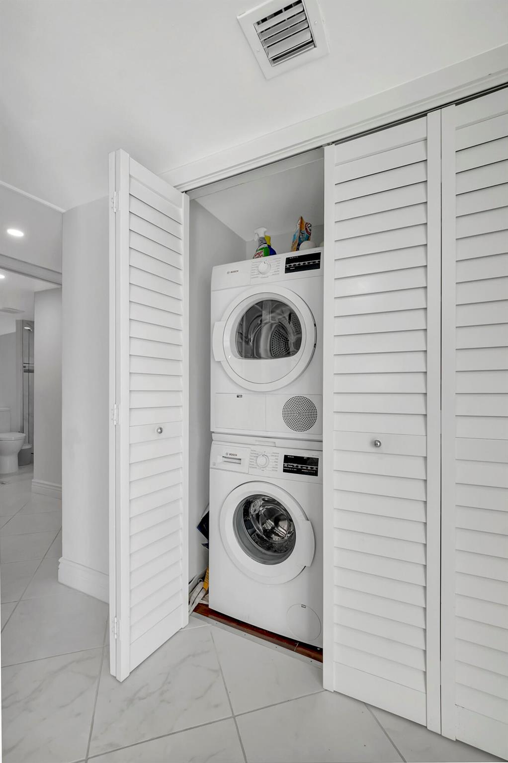 7847 Lakeside Boulevard 1022