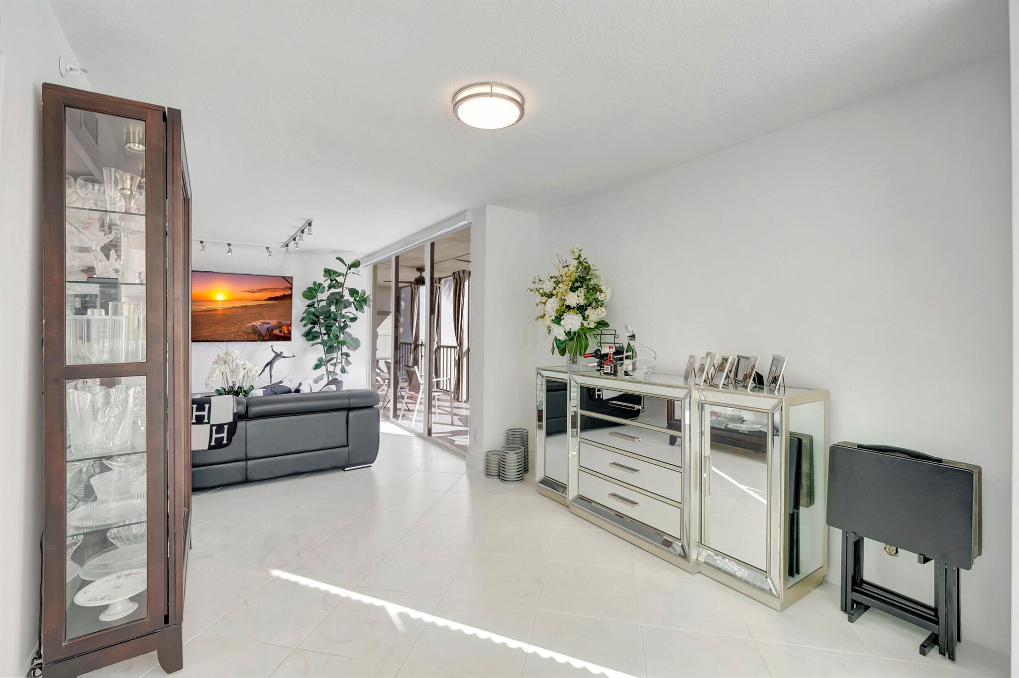 7847 Lakeside Boulevard 1022