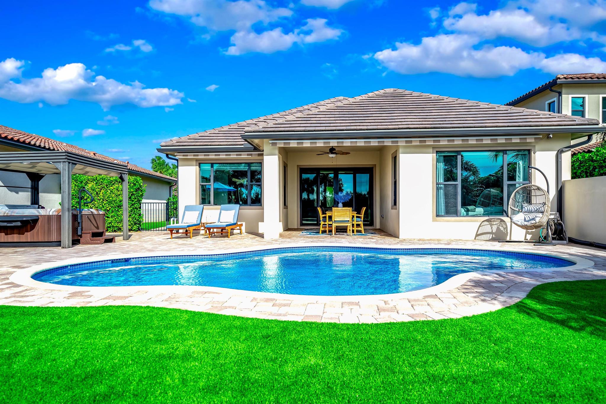 8619 Grand Prix Lane
