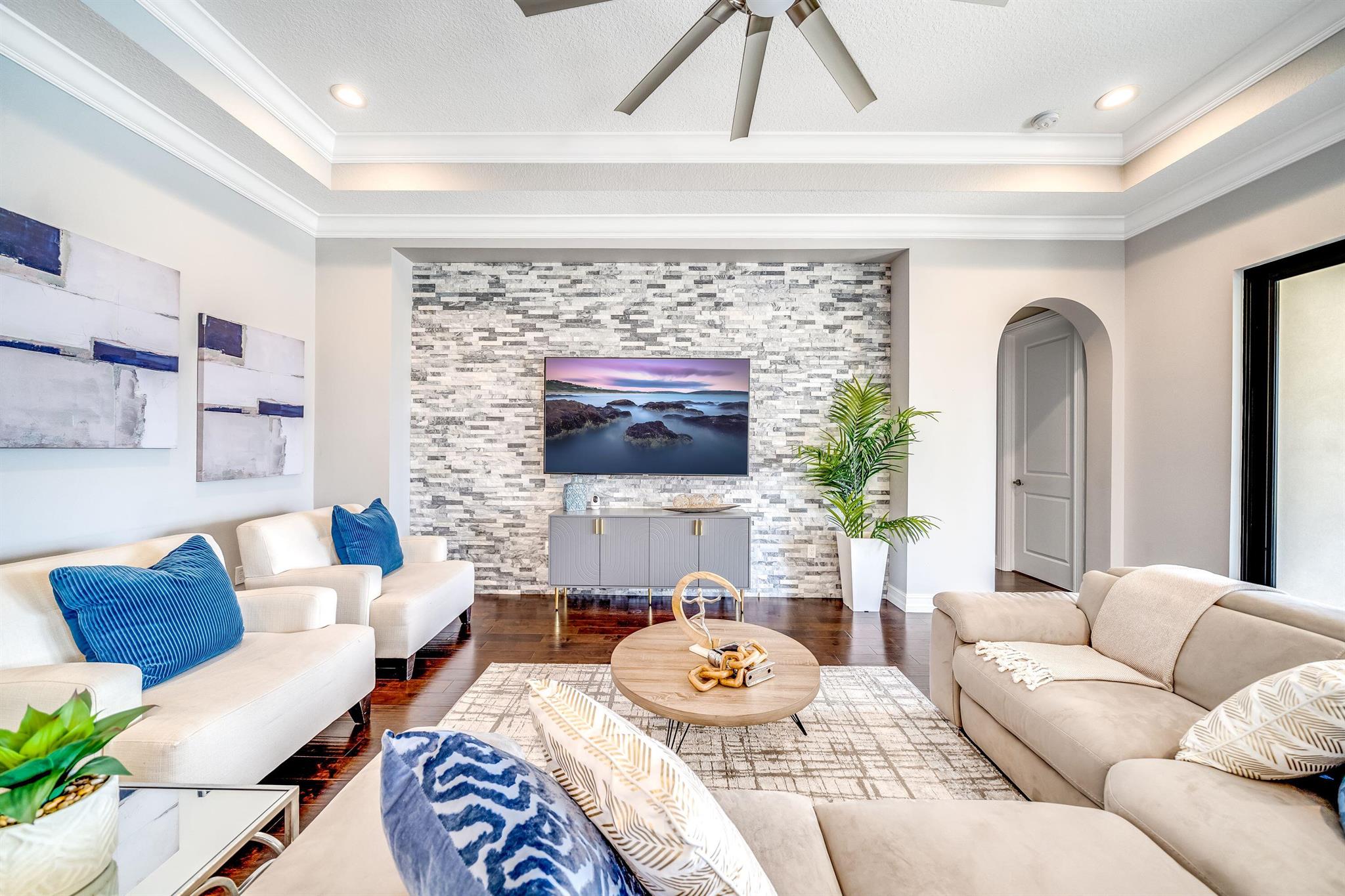 8619 Grand Prix Lane