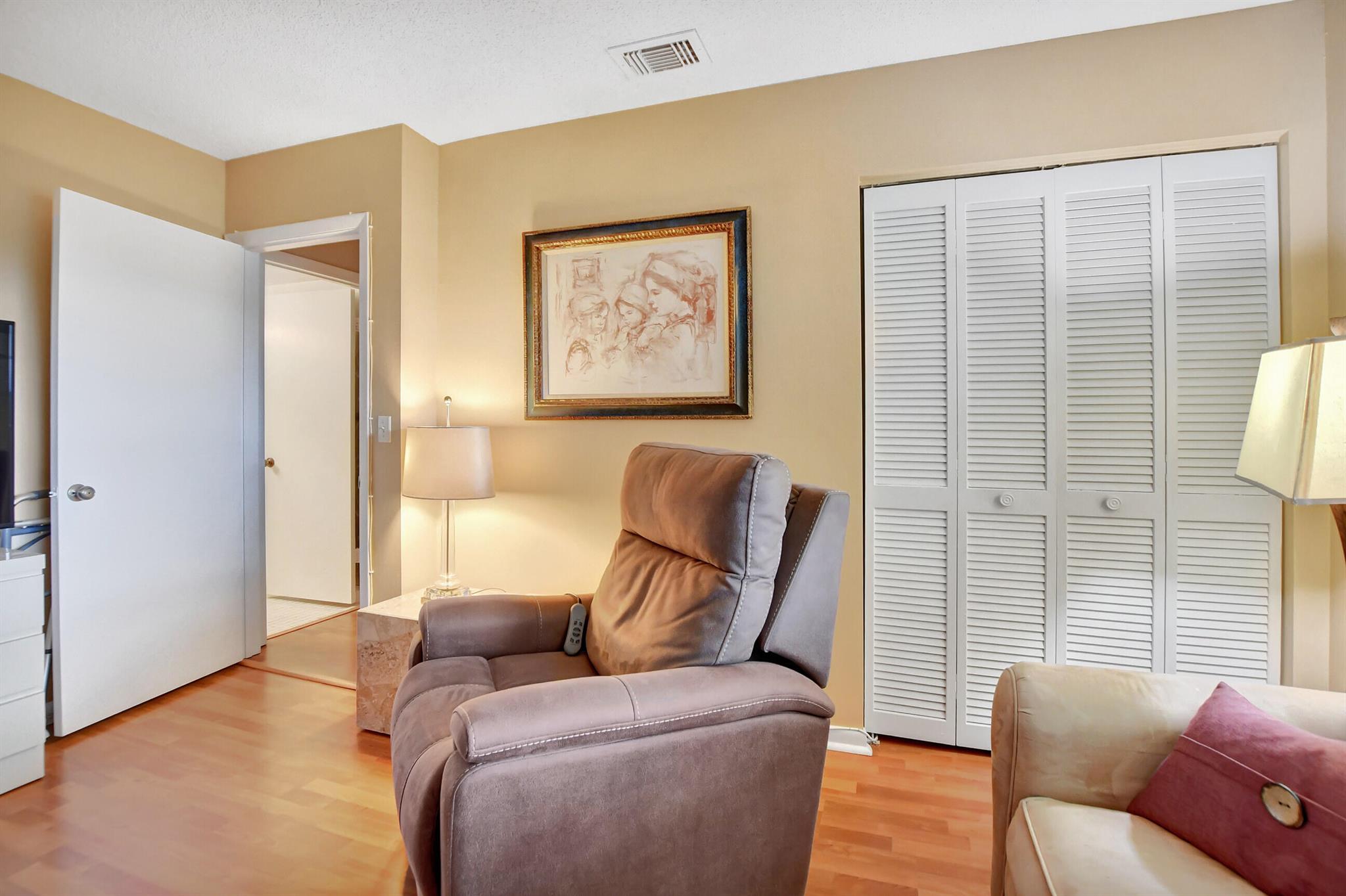 18 Westgate Lane D
